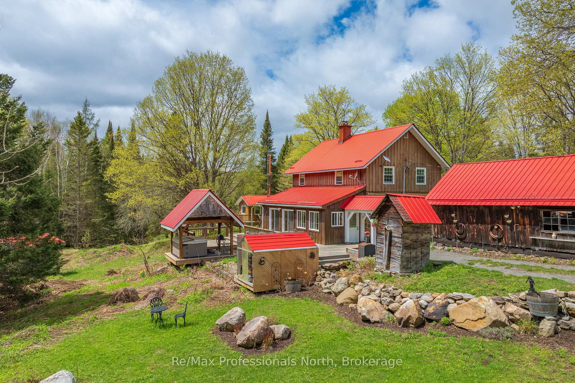 Photo of 3569 Chetwynd Road