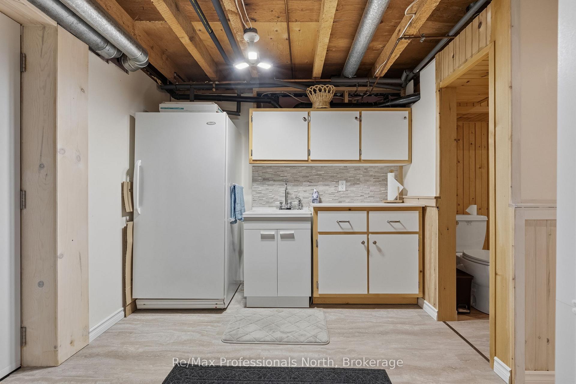 Photo 26 of 3569 Chetwynd Road, Kearney, Proudfoot — HOMEH