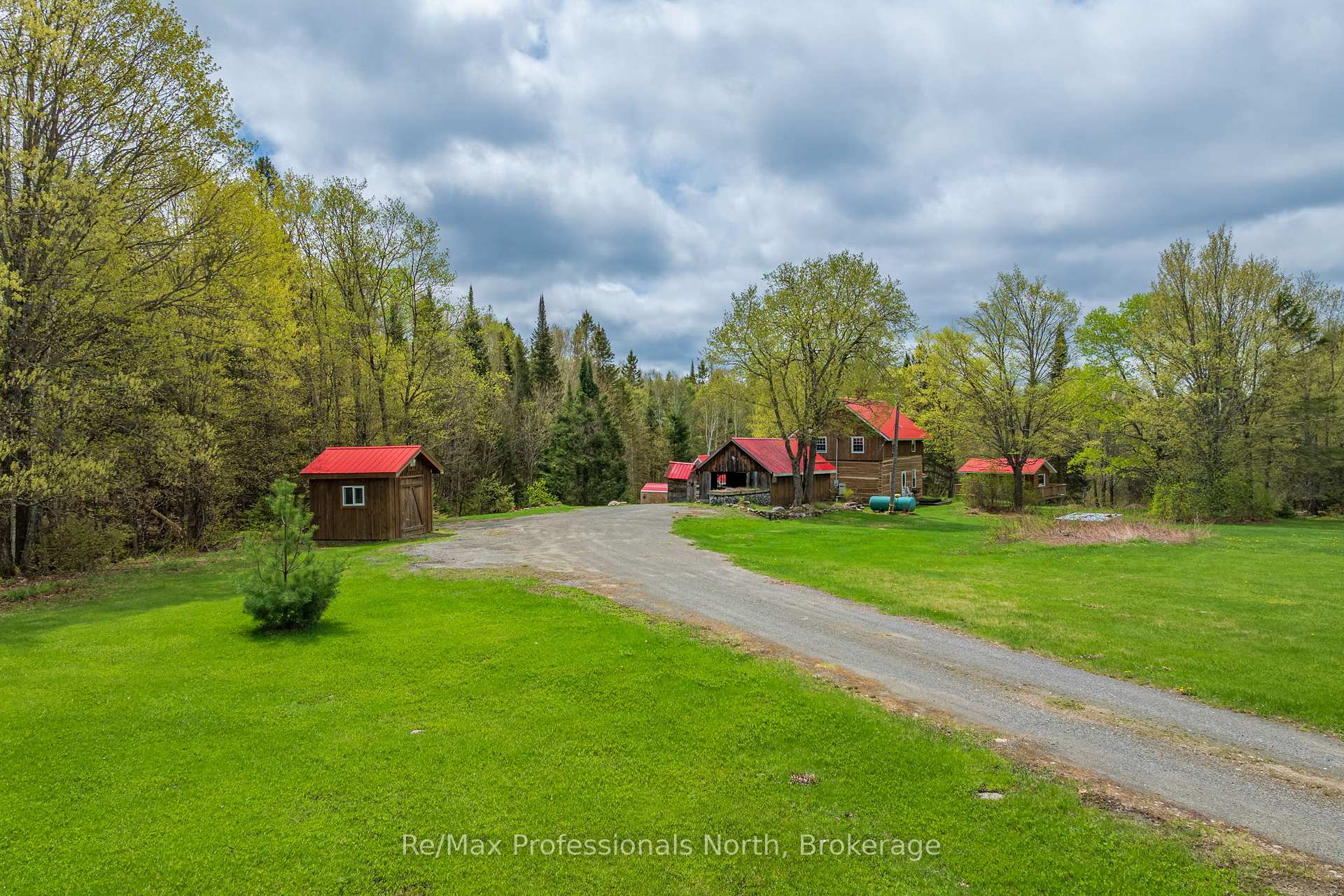 Photo 40 of 3569 Chetwynd Road, Kearney, Proudfoot — HOMEH