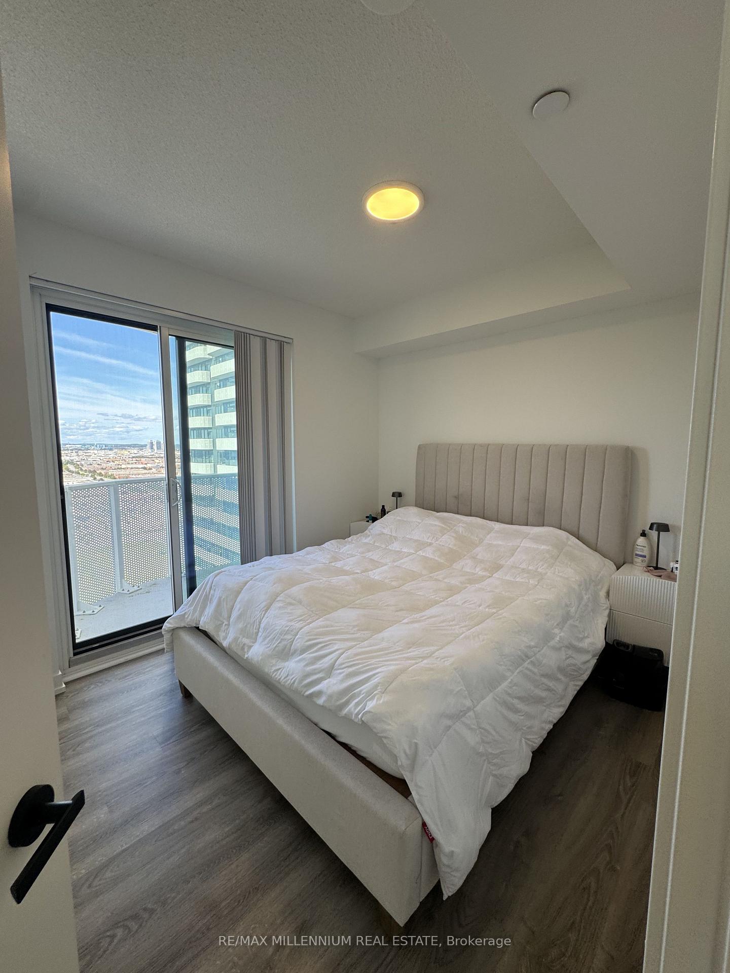 Photo 11 of Unit 3011, 195 Commerce Street, Vaughan, Vaughan Corporate Centre — HOMEH