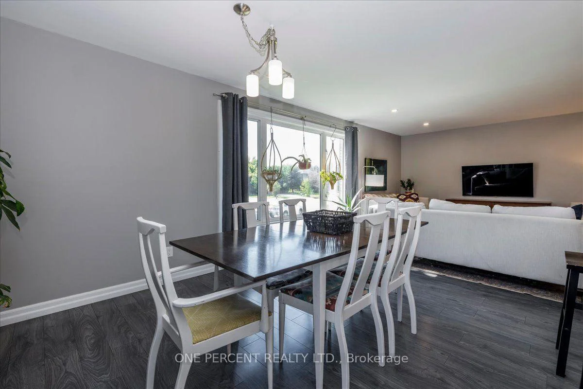 Photo 10 of 25 Bertram Drive, Springwater, Elmvale — HOMEH