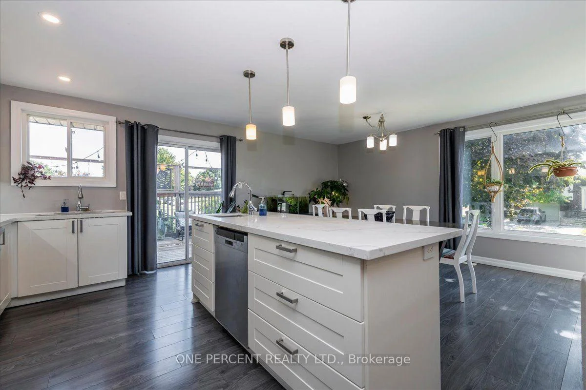 Photo 13 of 25 Bertram Drive, Springwater, Elmvale — HOMEH