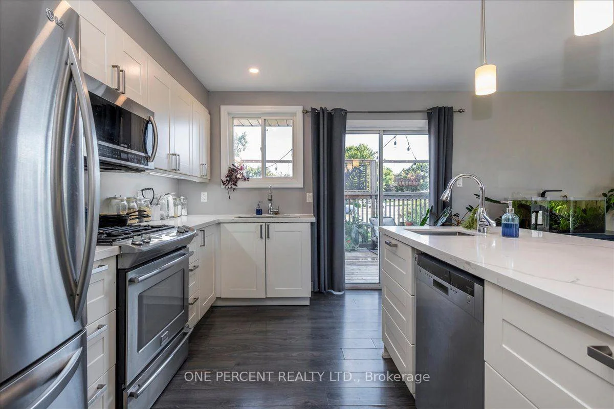 Photo 14 of 25 Bertram Drive, Springwater, Elmvale — HOMEH