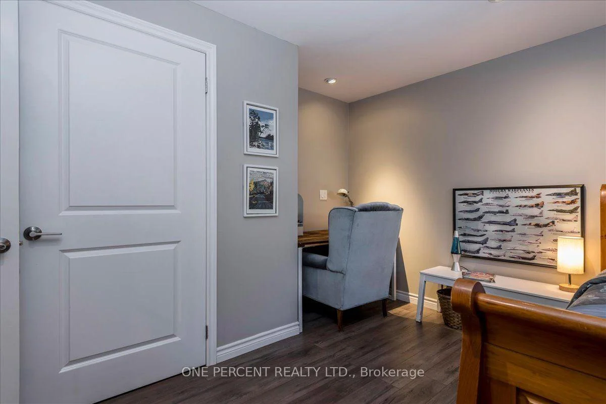 Photo 20 of 25 Bertram Drive, Springwater, Elmvale — HOMEH