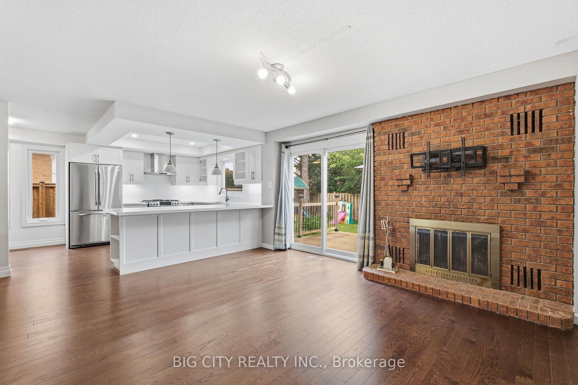 Photo 12 of 74 Chiefswood Square, Scarborough, Steeles — HOMEH