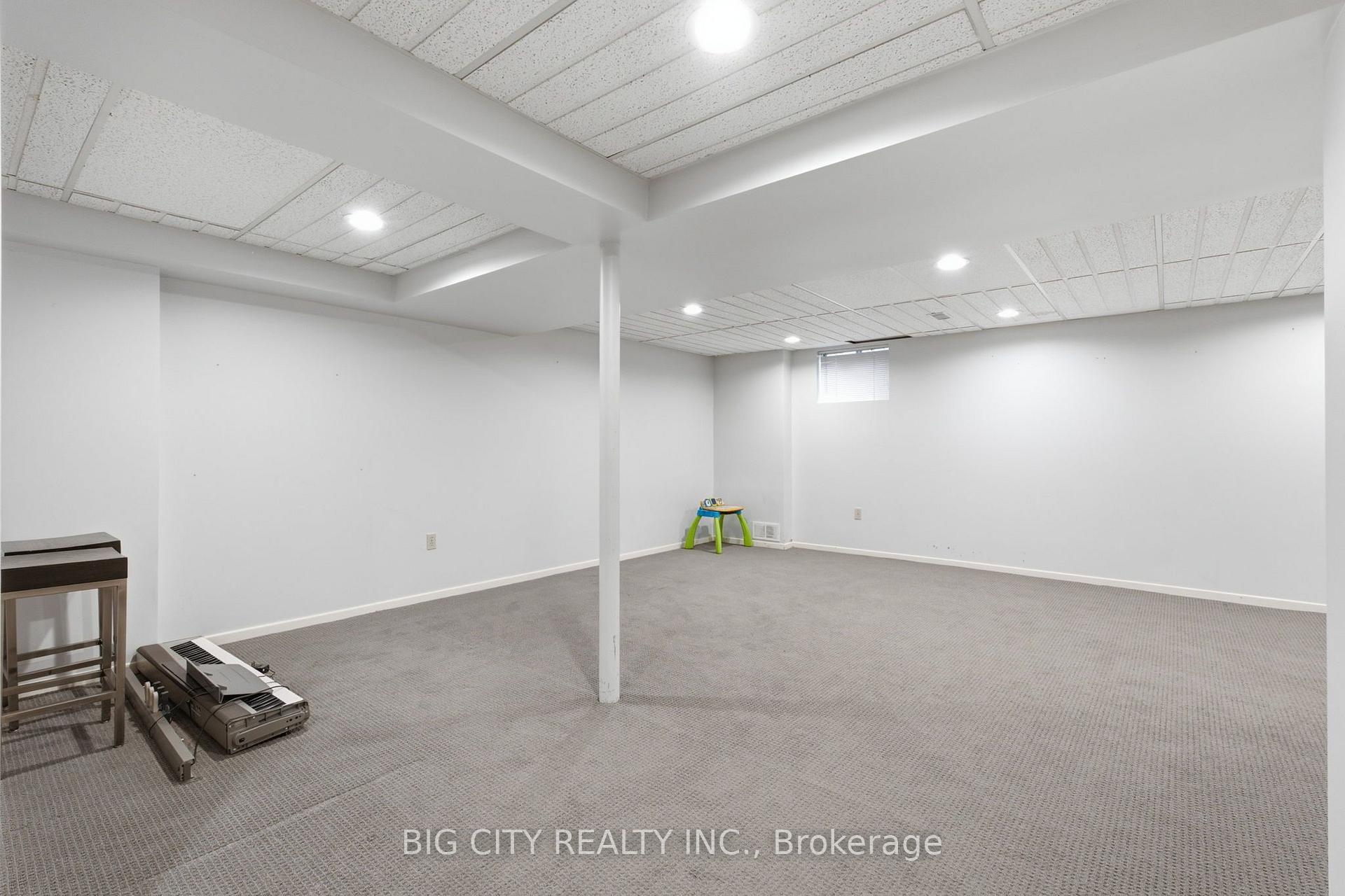 Photo 24 of 74 Chiefswood Square, Scarborough, Steeles — HOMEH