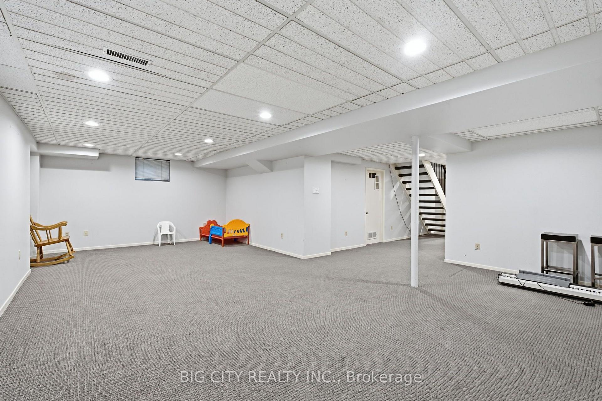 Photo 25 of 74 Chiefswood Square, Scarborough, Steeles — HOMEH