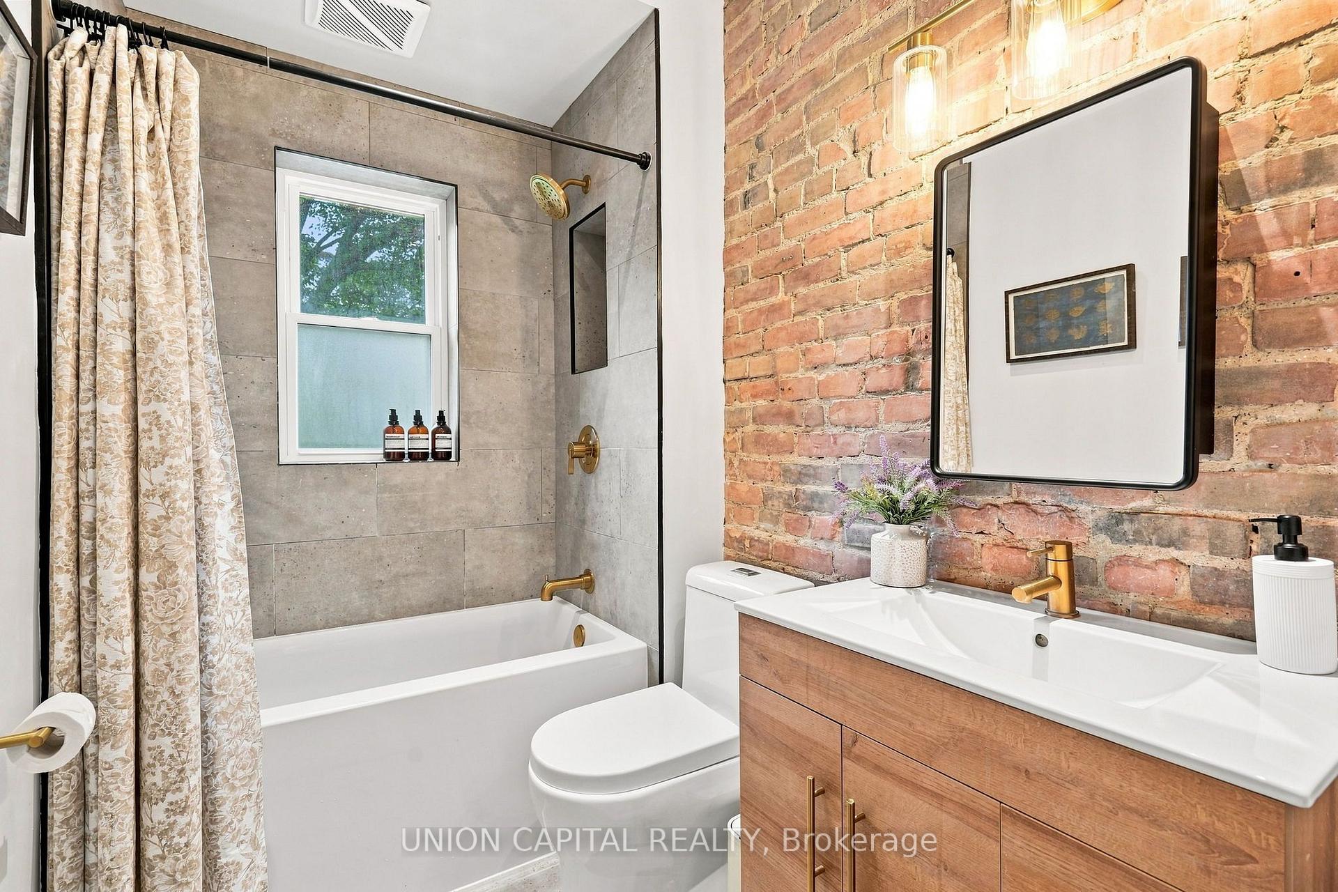 Photo 19 of 72 Robbins Avenue, Toronto, Woodbine Corridor — HOMEH
