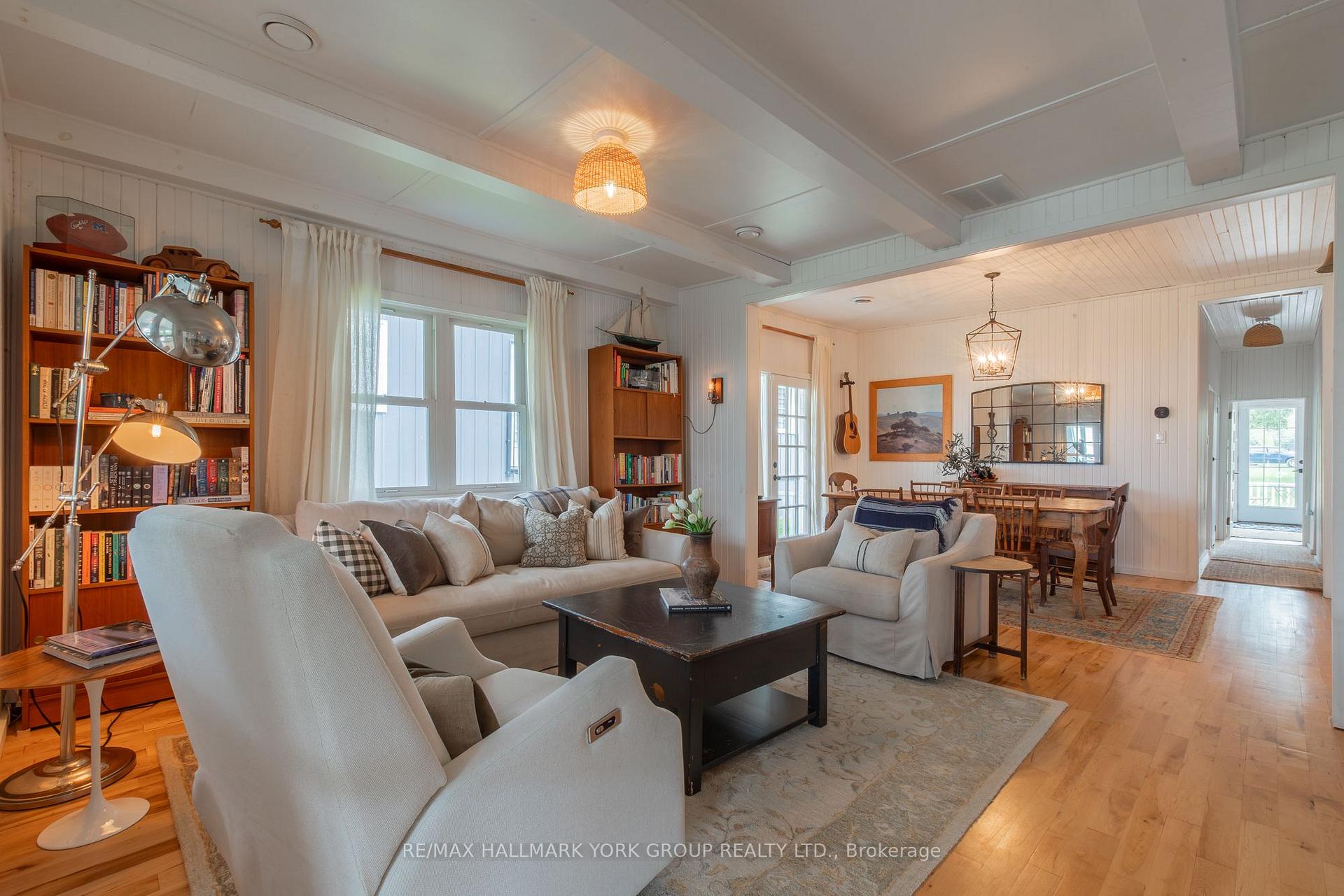 Photo 11 of 913 Lake Drive N, Georgina, Historic Lakeshore Communities — HOMEH
