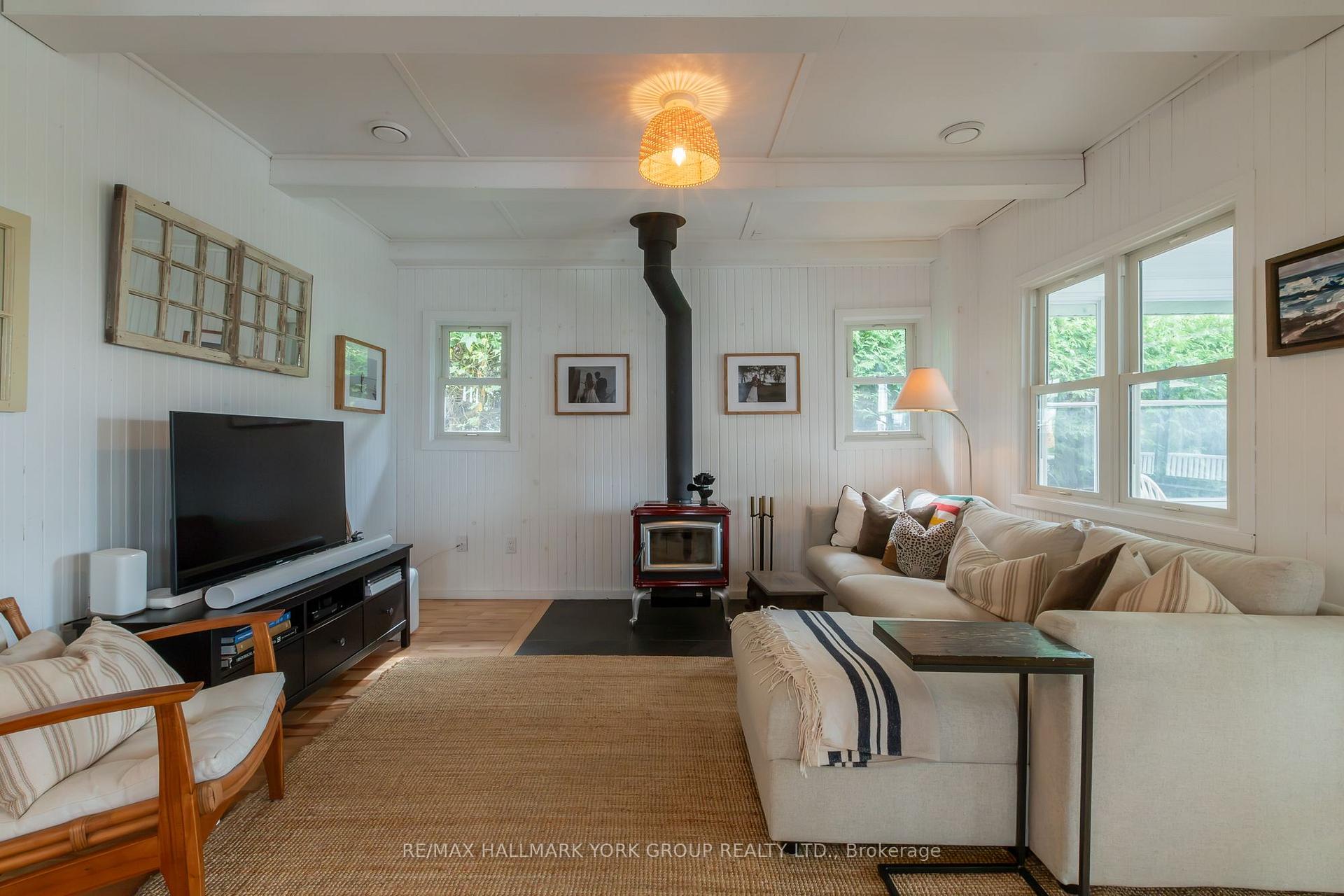 Photo 14 of 913 Lake Drive N, Georgina, Historic Lakeshore Communities — HOMEH