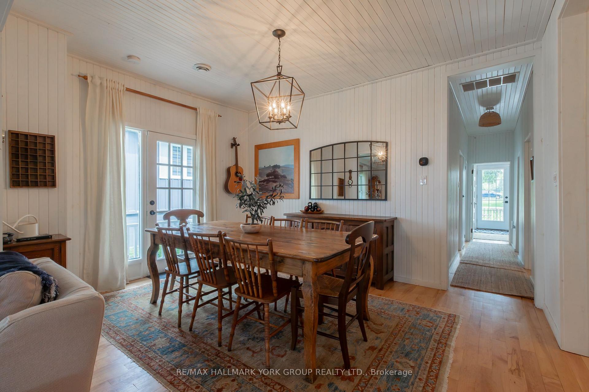 Photo 15 of 913 Lake Drive N, Georgina, Historic Lakeshore Communities — HOMEH