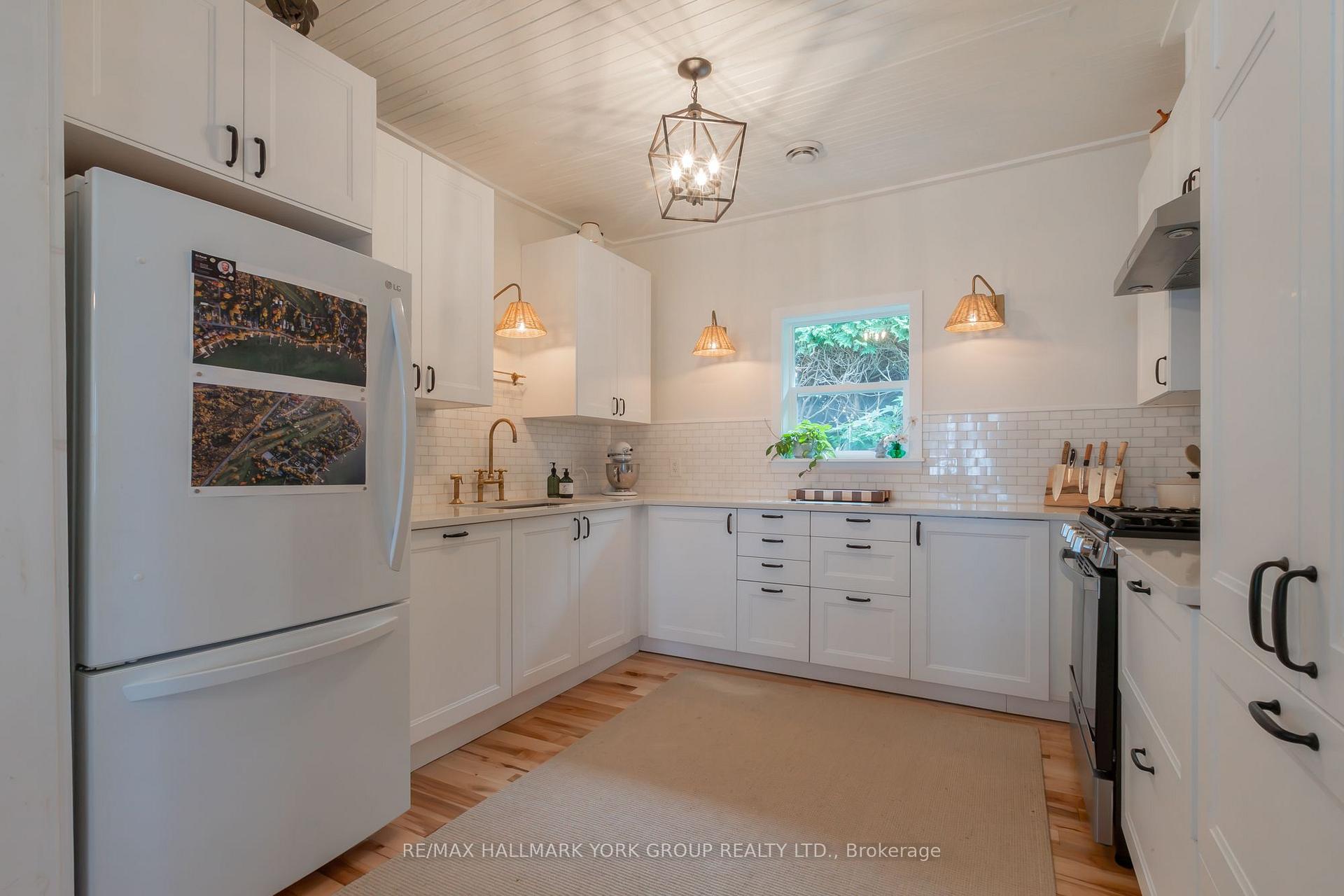 Photo 19 of 913 Lake Drive N, Georgina, Historic Lakeshore Communities — HOMEH