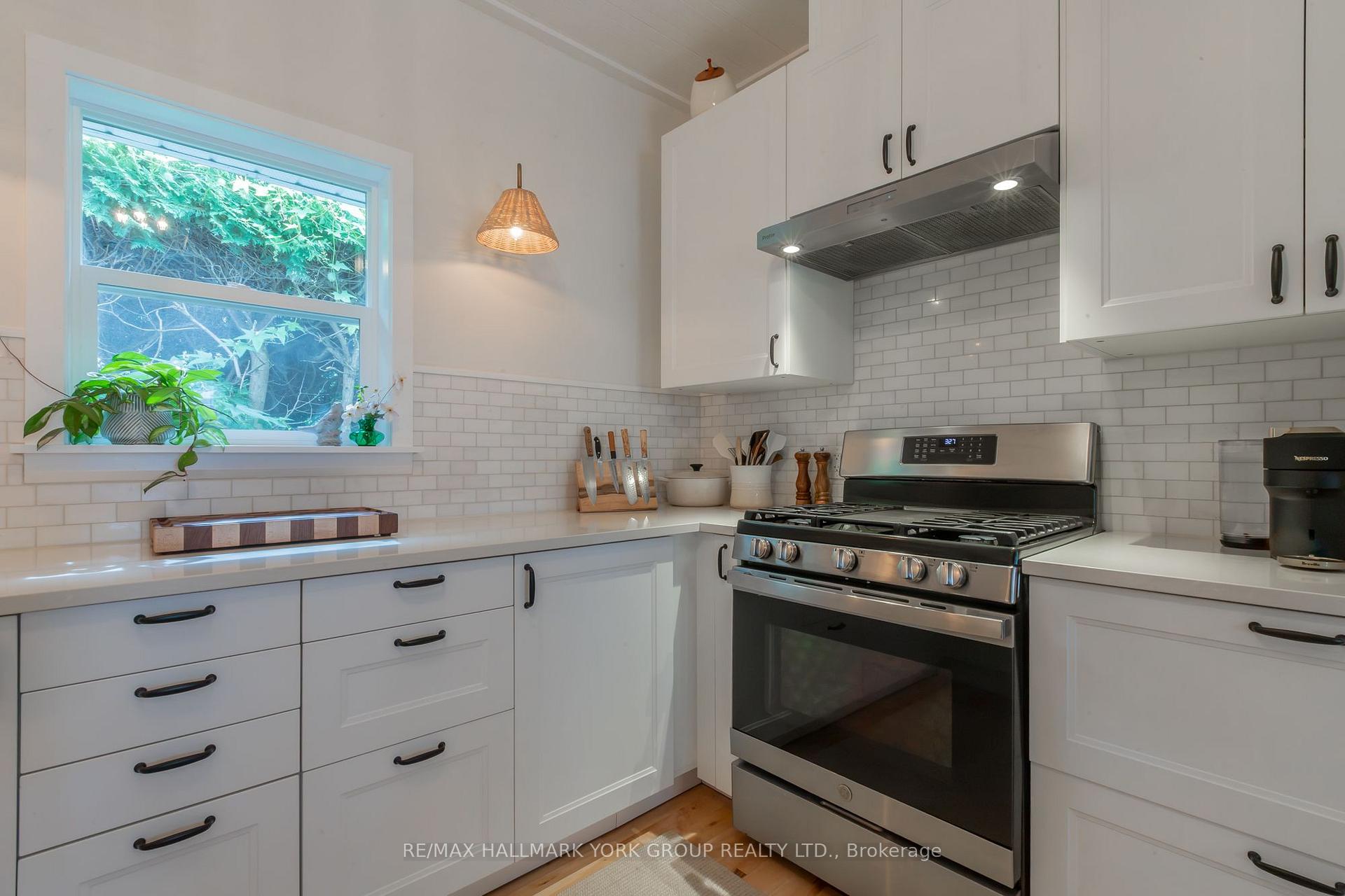 Photo 21 of 913 Lake Drive N, Georgina, Historic Lakeshore Communities — HOMEH
