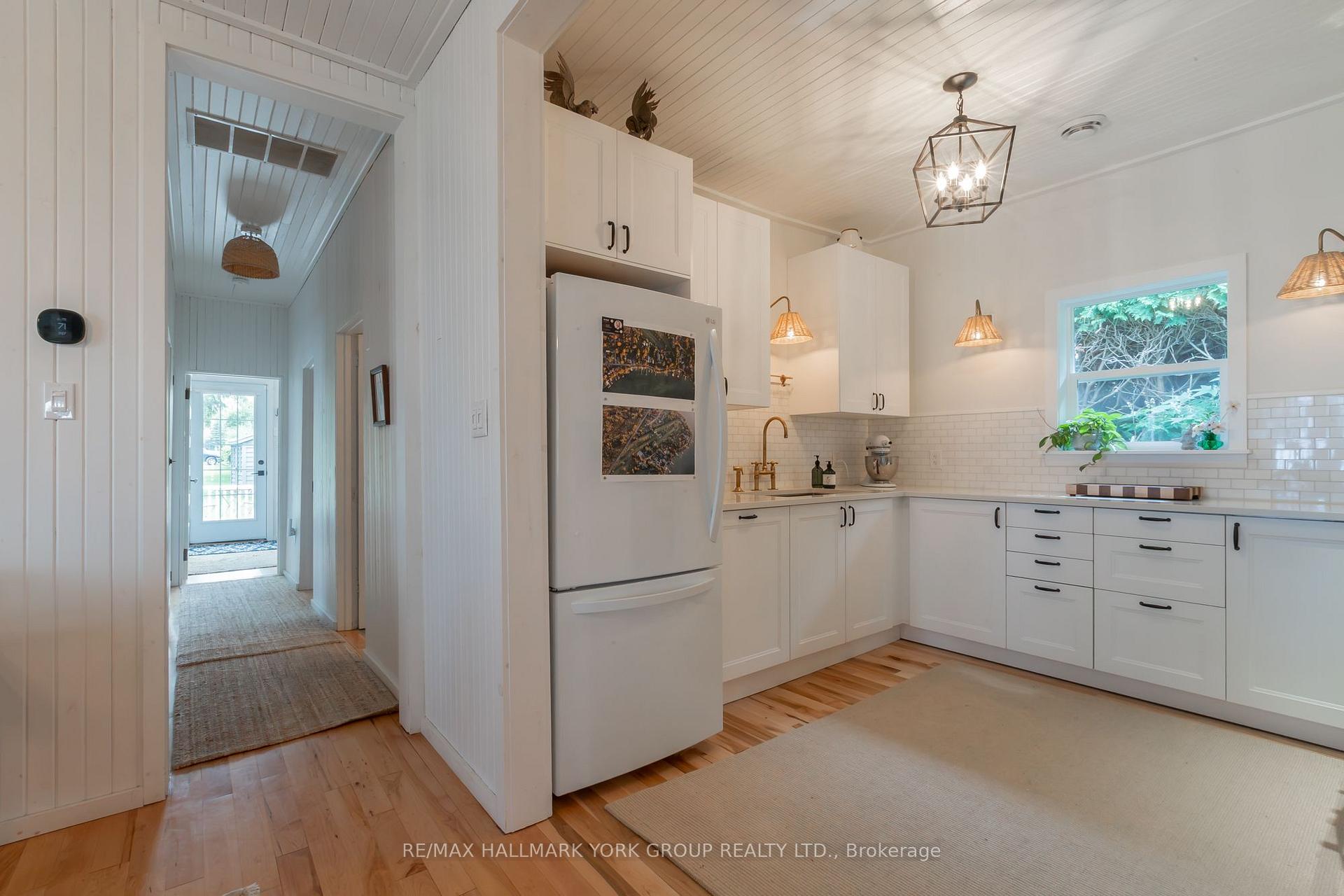 Photo 23 of 913 Lake Drive N, Georgina, Historic Lakeshore Communities — HOMEH
