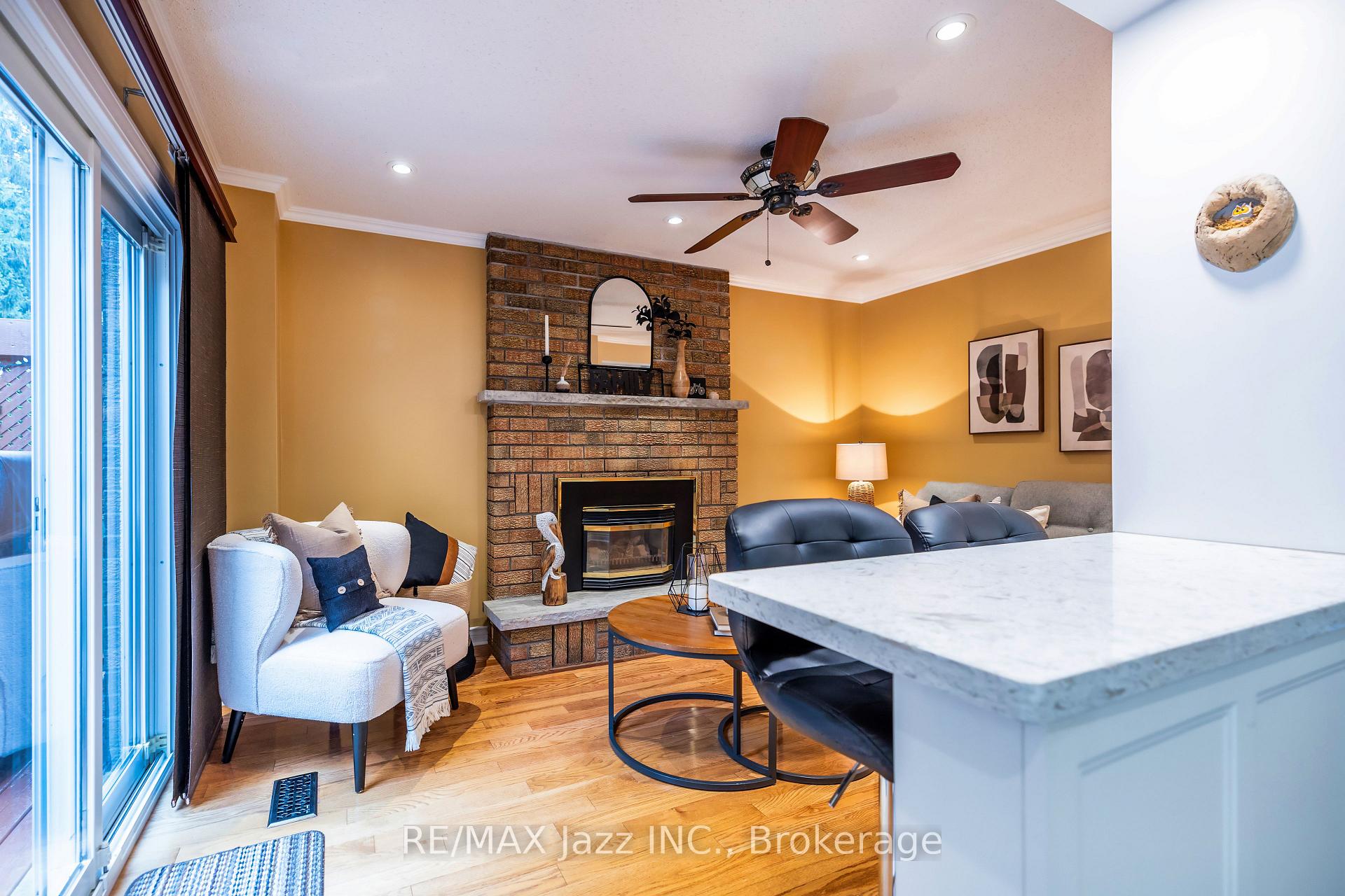 Photo 5 of 29 Valleycrest Drive, Clarington, Courtice — HOMEH