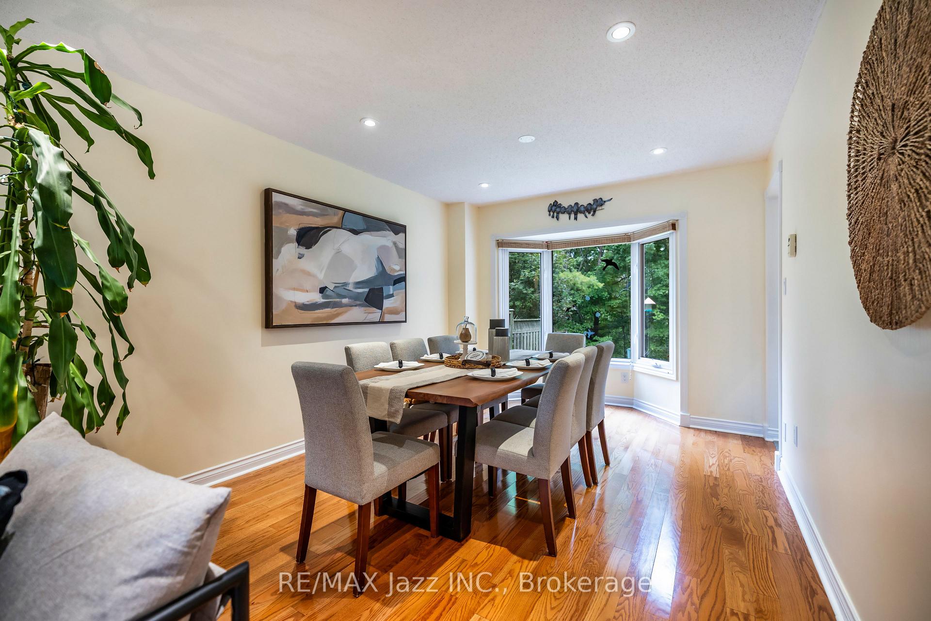 Photo 9 of 29 Valleycrest Drive, Clarington, Courtice — HOMEH