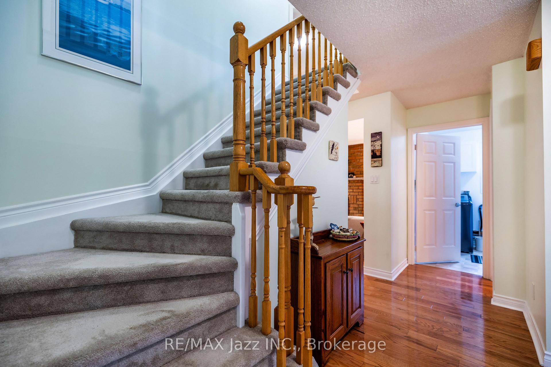 Photo 11 of 29 Valleycrest Drive, Clarington, Courtice — HOMEH