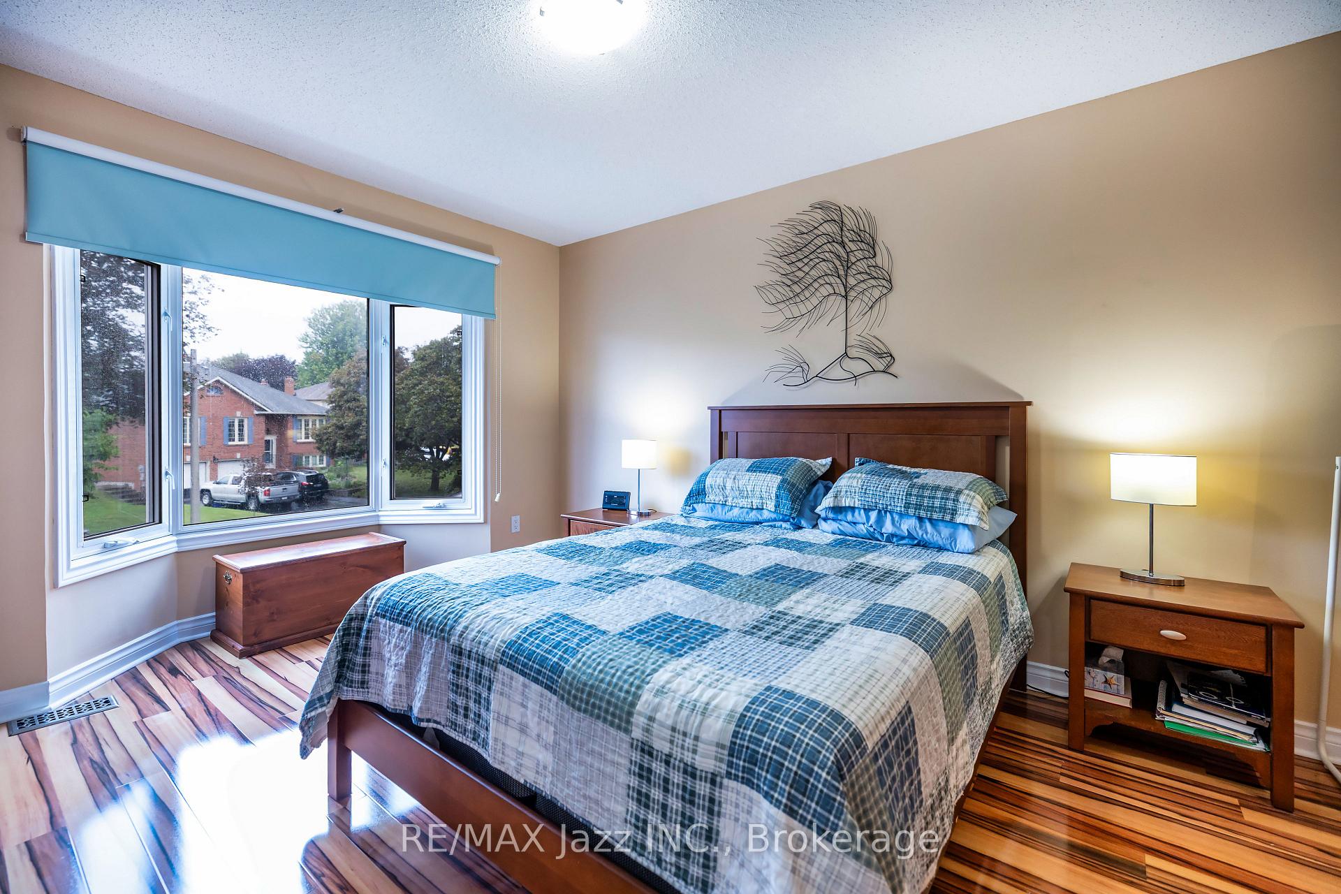 Photo 12 of 29 Valleycrest Drive, Clarington, Courtice — HOMEH