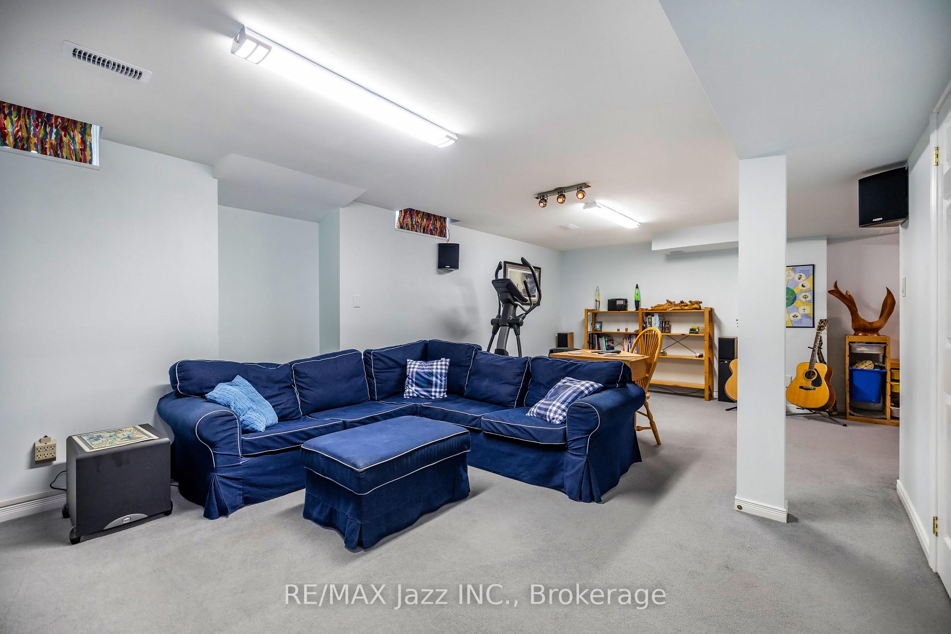 Photo 16 of 29 Valleycrest Drive, Clarington, Courtice — HOMEH