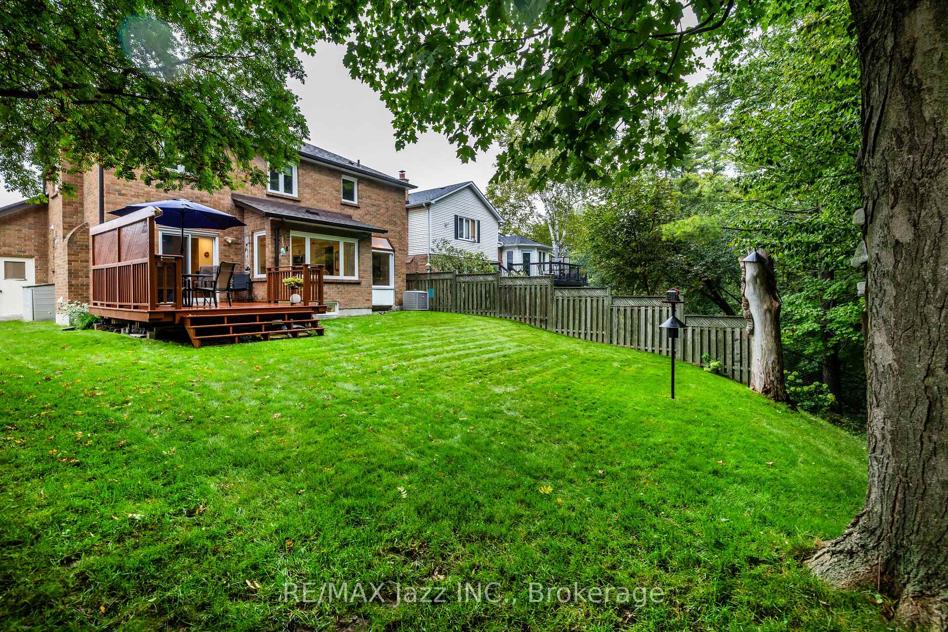 Photo 20 of 29 Valleycrest Drive, Clarington, Courtice — HOMEH