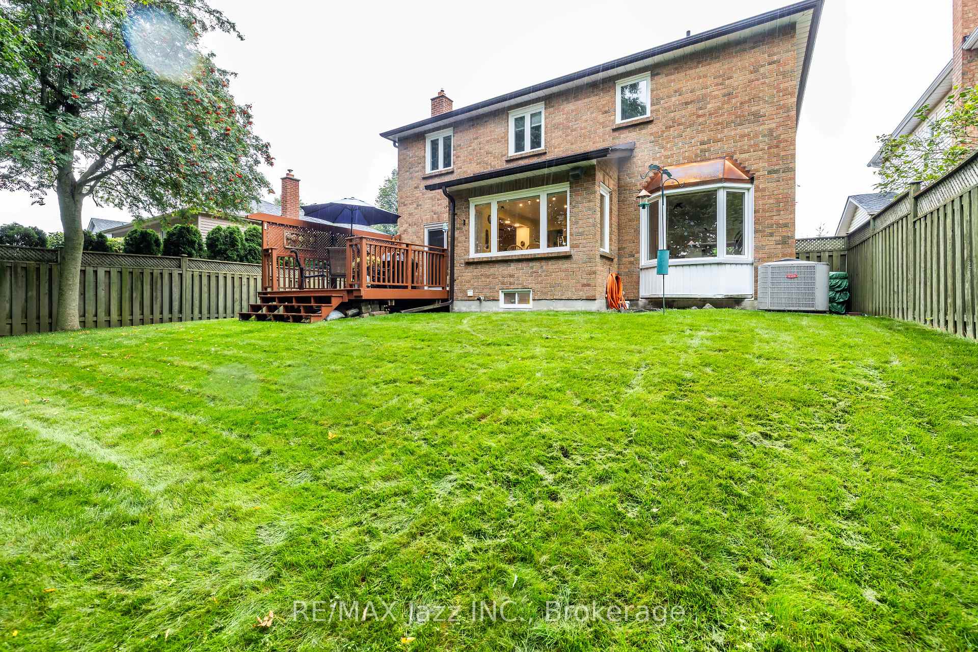Photo 21 of 29 Valleycrest Drive, Clarington, Courtice — HOMEH