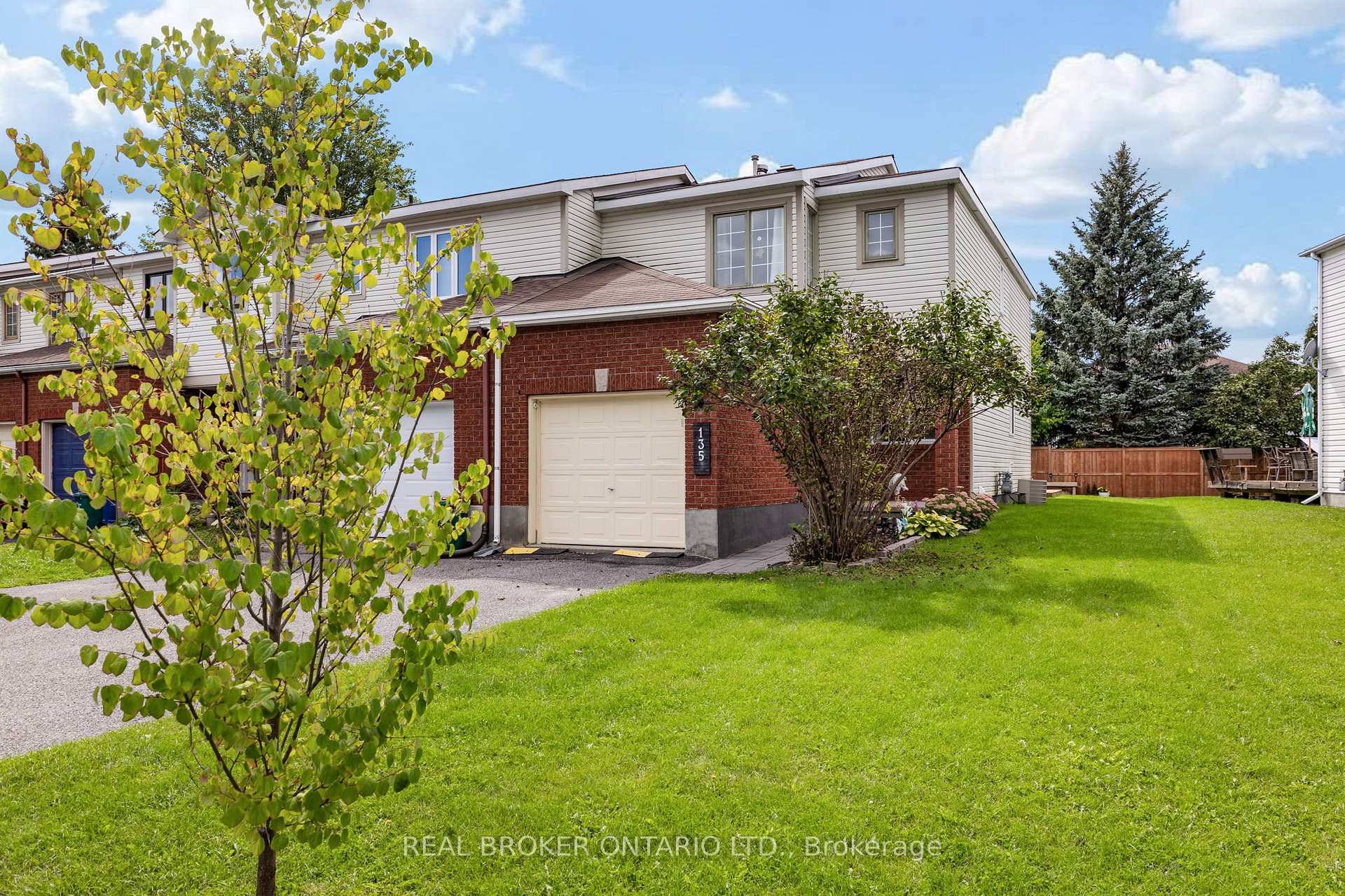 Photo 3 of 135 Daventry Crescent, Ottawa, Barrhaven - Longfields — HOMEH