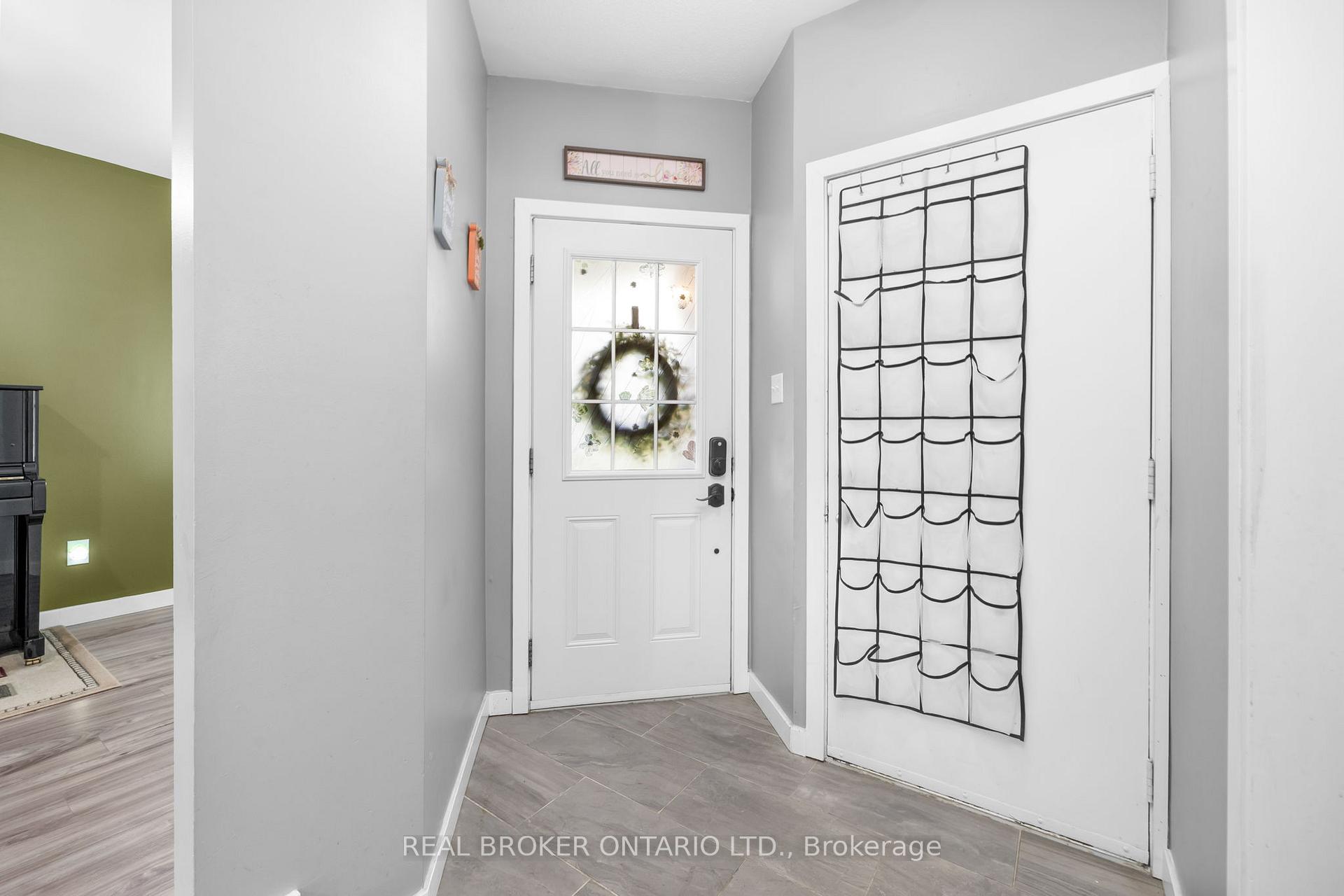 Photo 4 of 135 Daventry Crescent, Ottawa, Barrhaven - Longfields — HOMEH