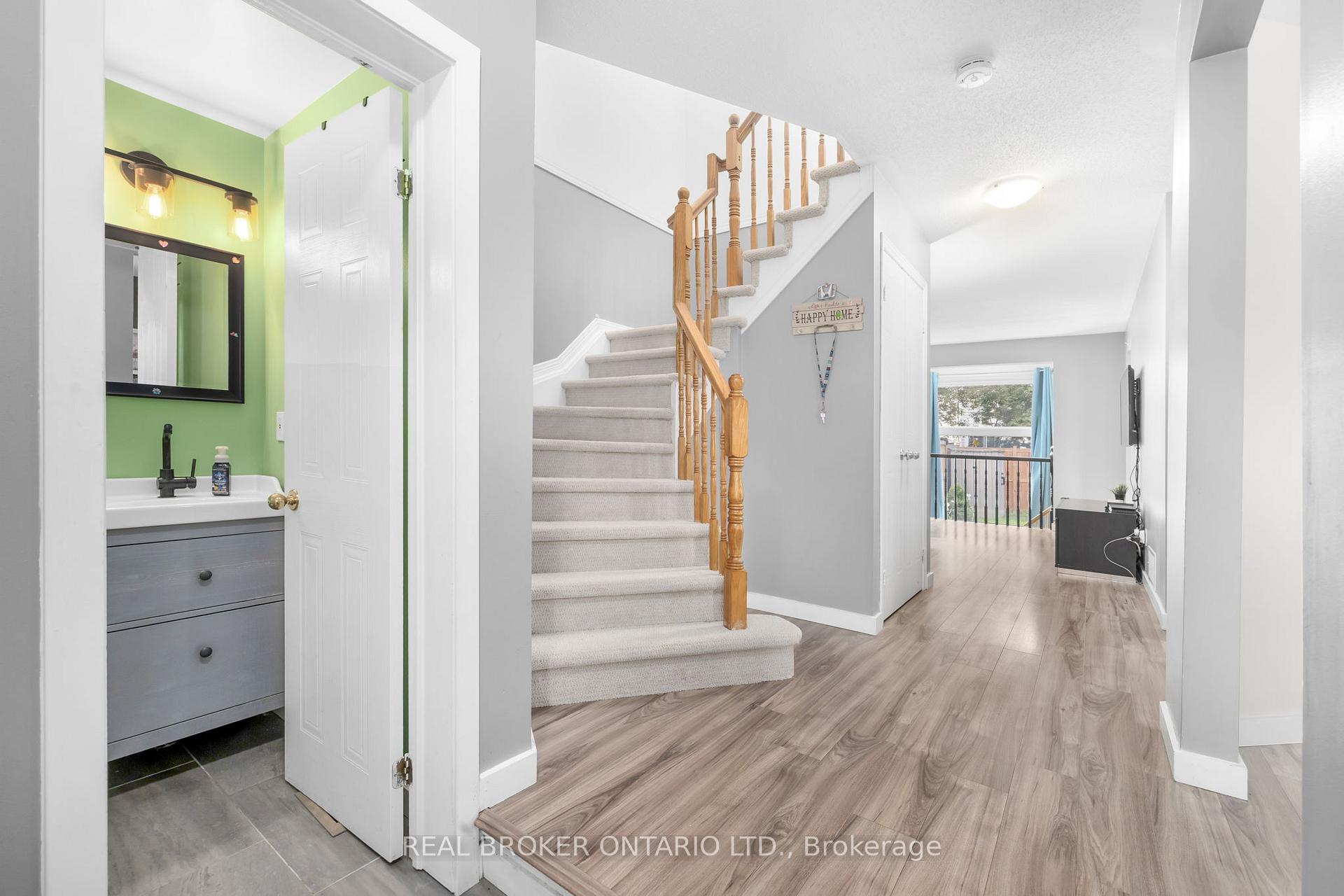 Photo 5 of 135 Daventry Crescent, Ottawa, Barrhaven - Longfields — HOMEH