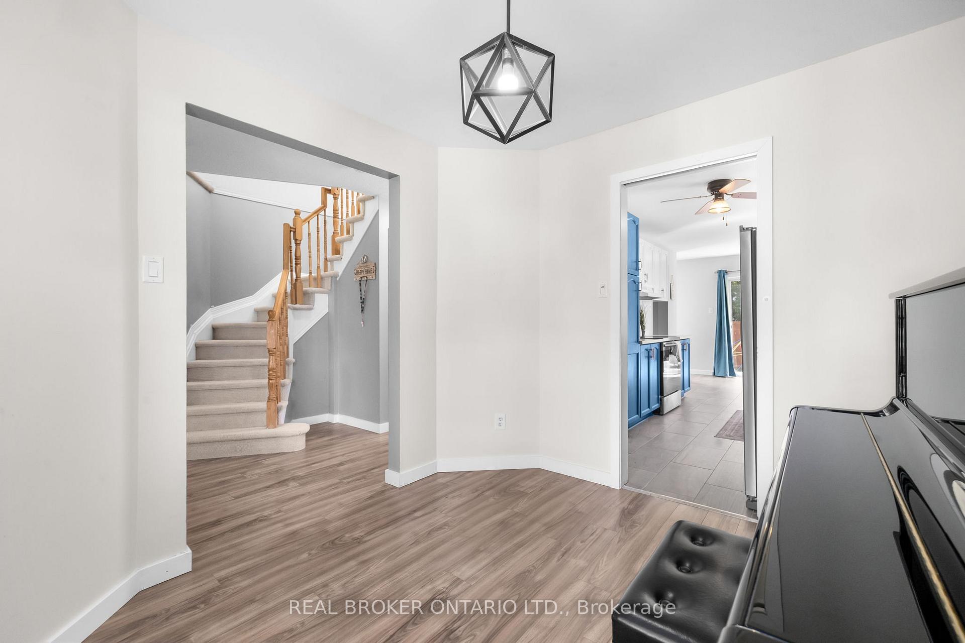 Photo 9 of 135 Daventry Crescent, Ottawa, Barrhaven - Longfields — HOMEH
