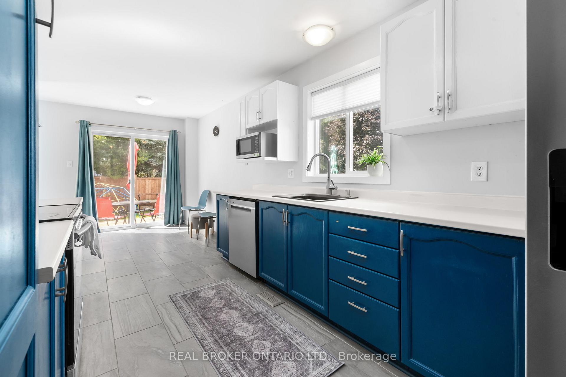 Photo 11 of 135 Daventry Crescent, Ottawa, Barrhaven - Longfields — HOMEH