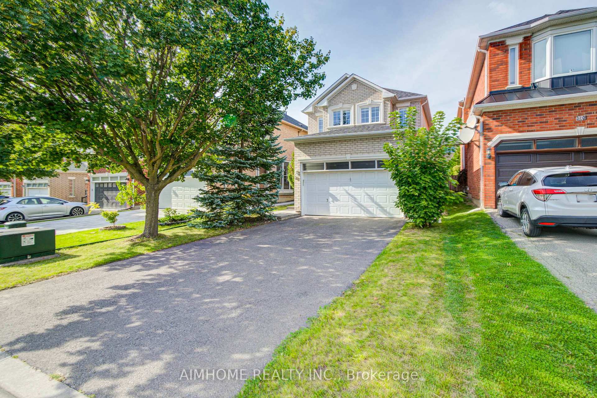 Photo 1 of MAIN - 28 Kiwi Crescent, Richmond Hill, Rouge Woods — HOMEH