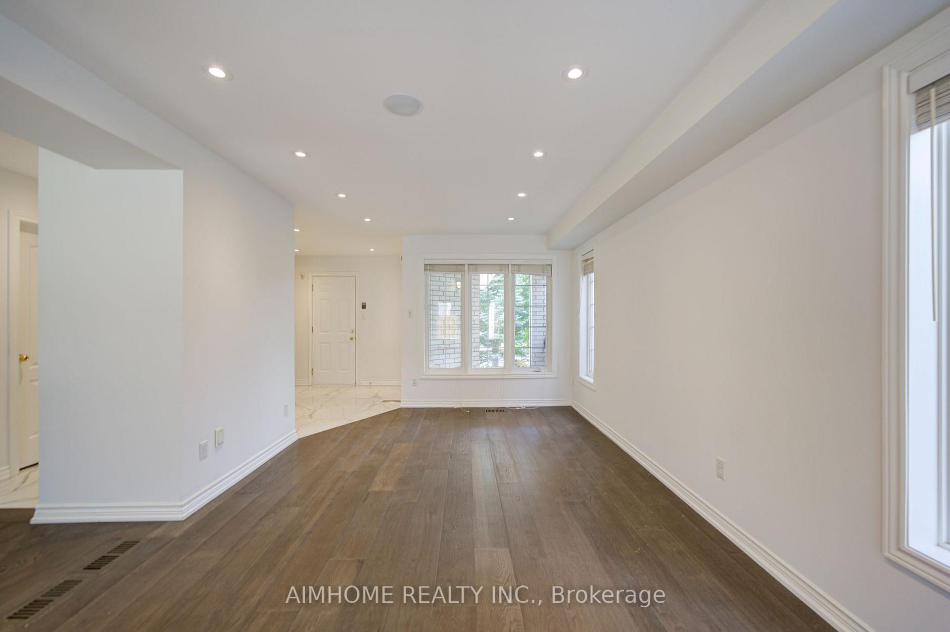 Photo 9 of MAIN - 28 Kiwi Crescent, Richmond Hill, Rouge Woods — HOMEH