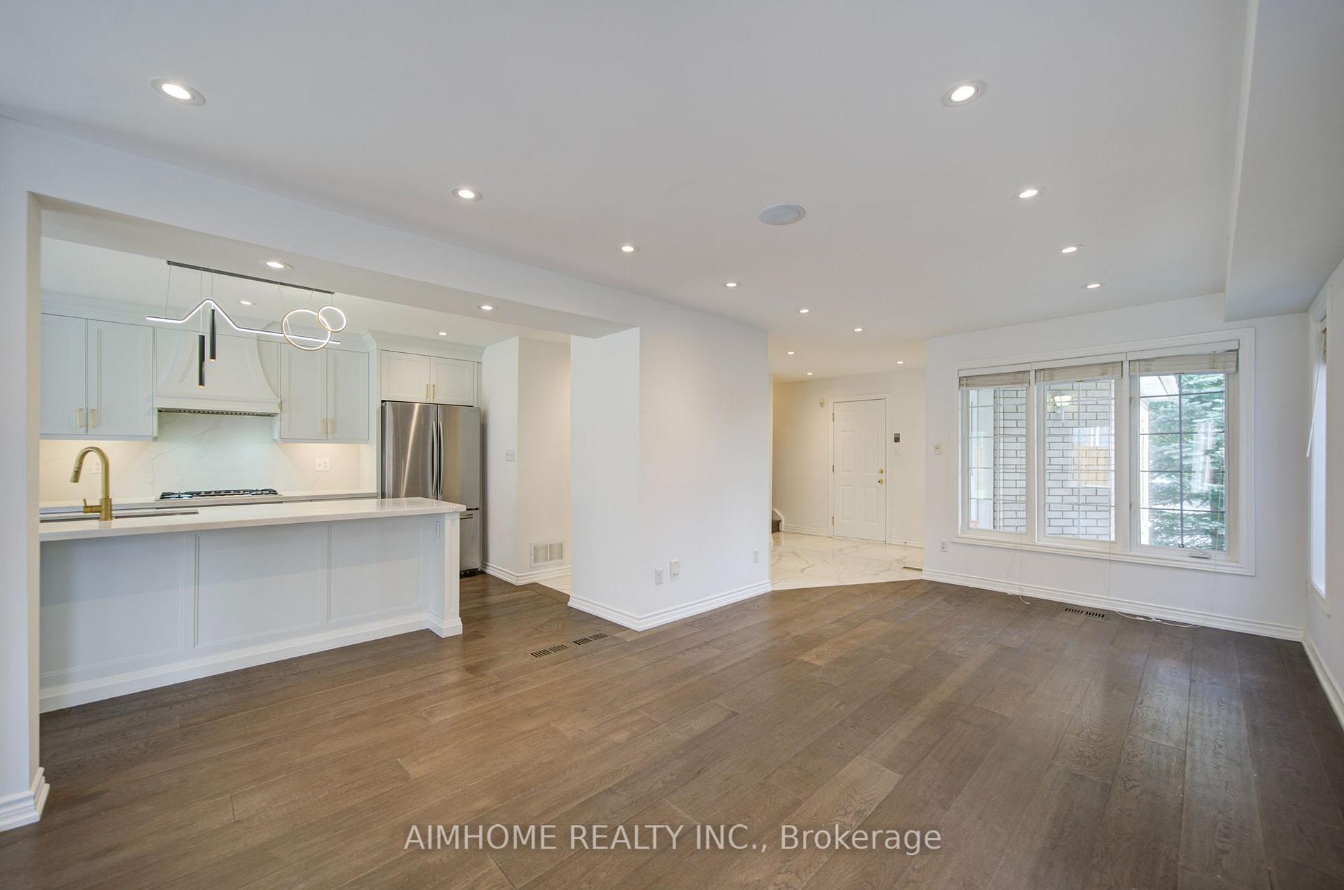 Photo 10 of MAIN - 28 Kiwi Crescent, Richmond Hill, Rouge Woods — HOMEH