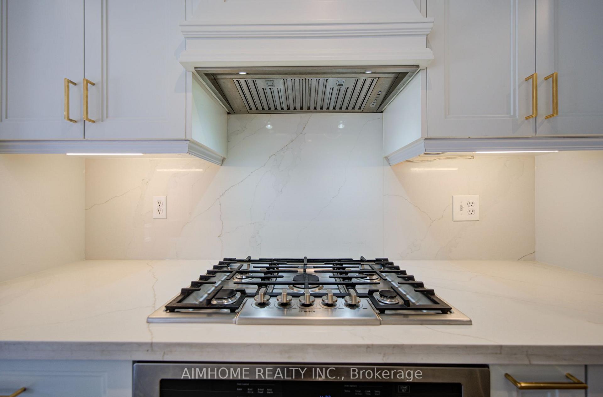 Photo 15 of MAIN - 28 Kiwi Crescent, Richmond Hill, Rouge Woods — HOMEH