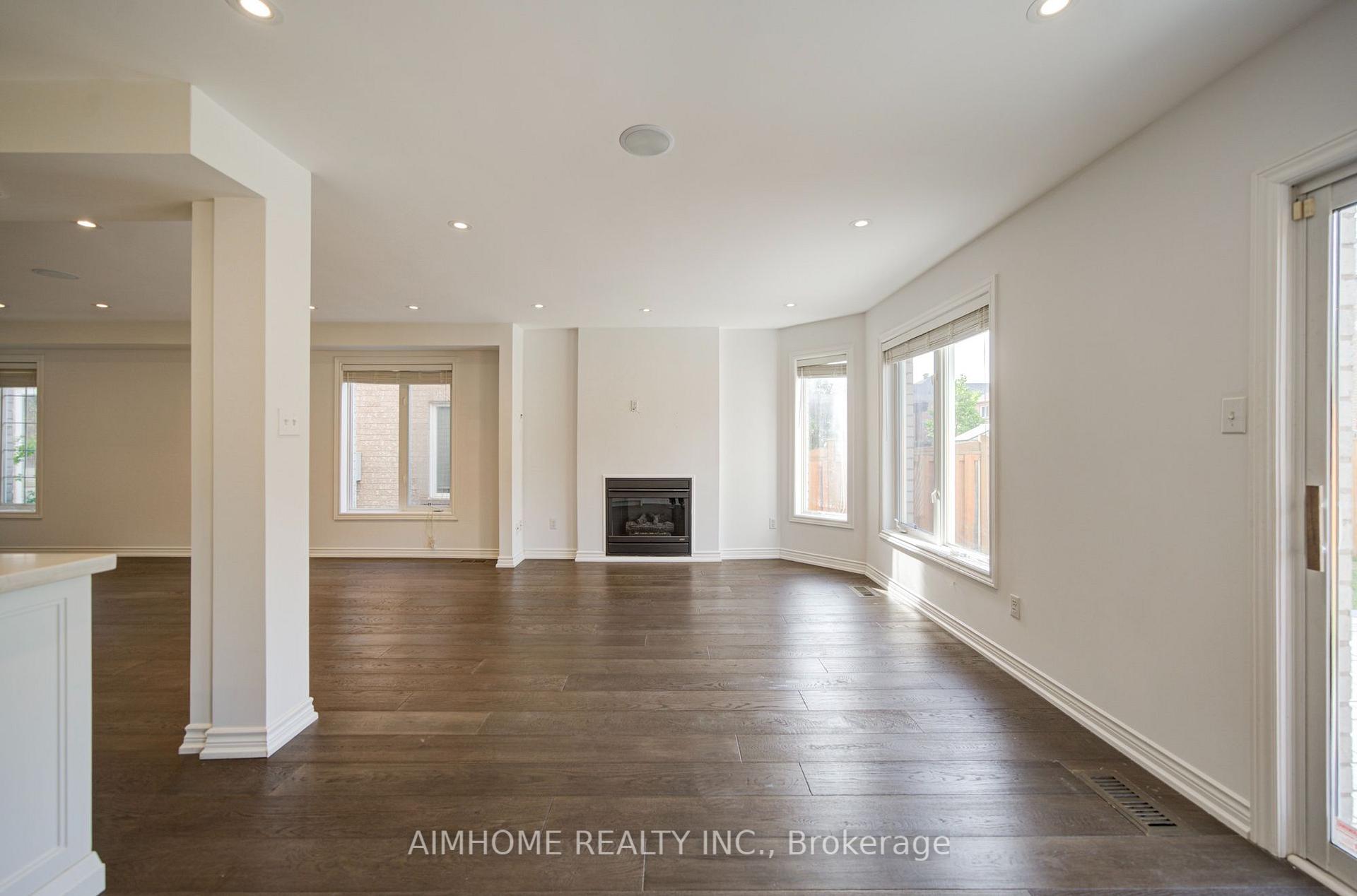 Photo 19 of MAIN - 28 Kiwi Crescent, Richmond Hill, Rouge Woods — HOMEH
