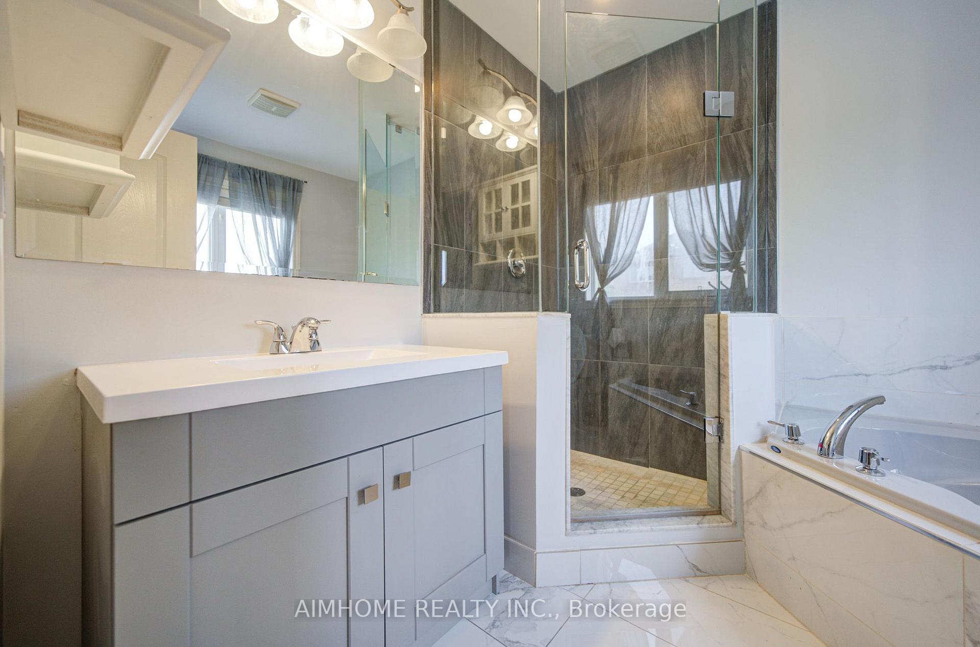 Photo 30 of MAIN - 28 Kiwi Crescent, Richmond Hill, Rouge Woods — HOMEH