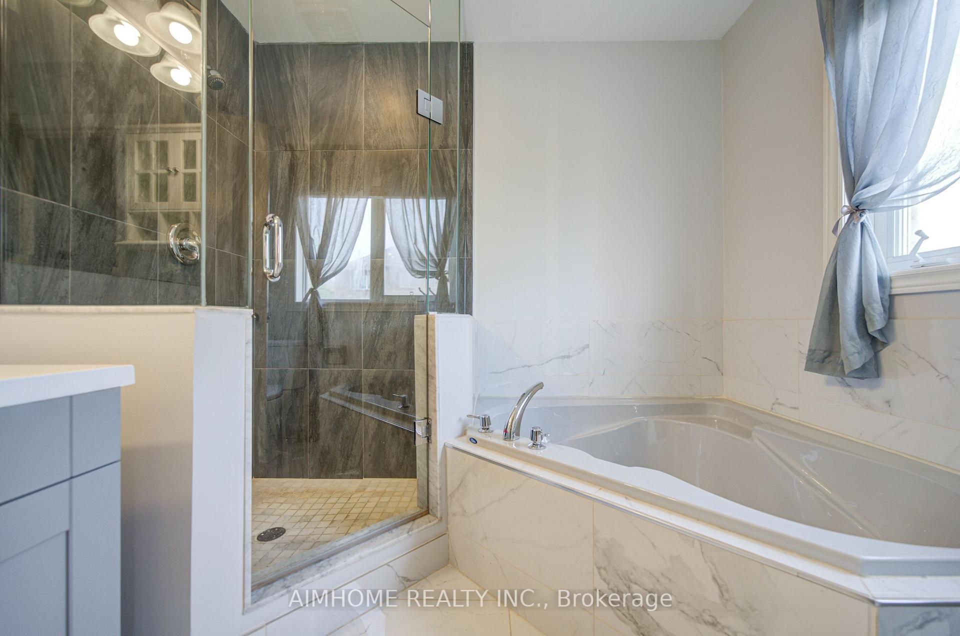 Photo 31 of MAIN - 28 Kiwi Crescent, Richmond Hill, Rouge Woods — HOMEH