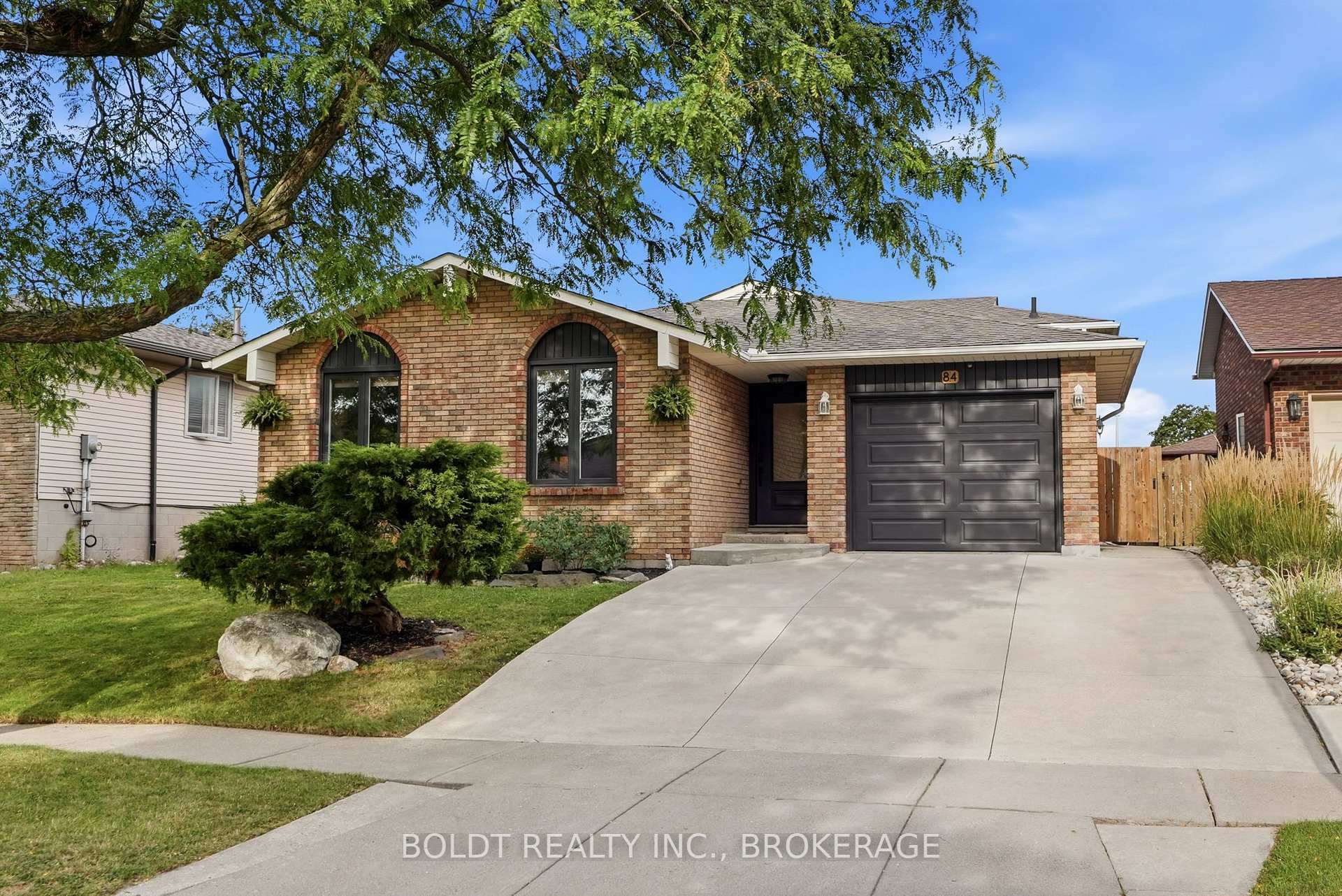 Photo 1 of 84 Allanbrook Street, Hamilton, Stoney Creek Mountain — HOMEH