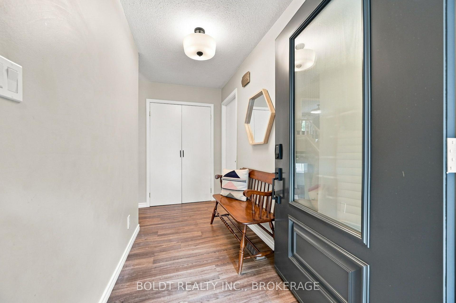 Photo 6 of 84 Allanbrook Street, Hamilton, Stoney Creek Mountain — HOMEH