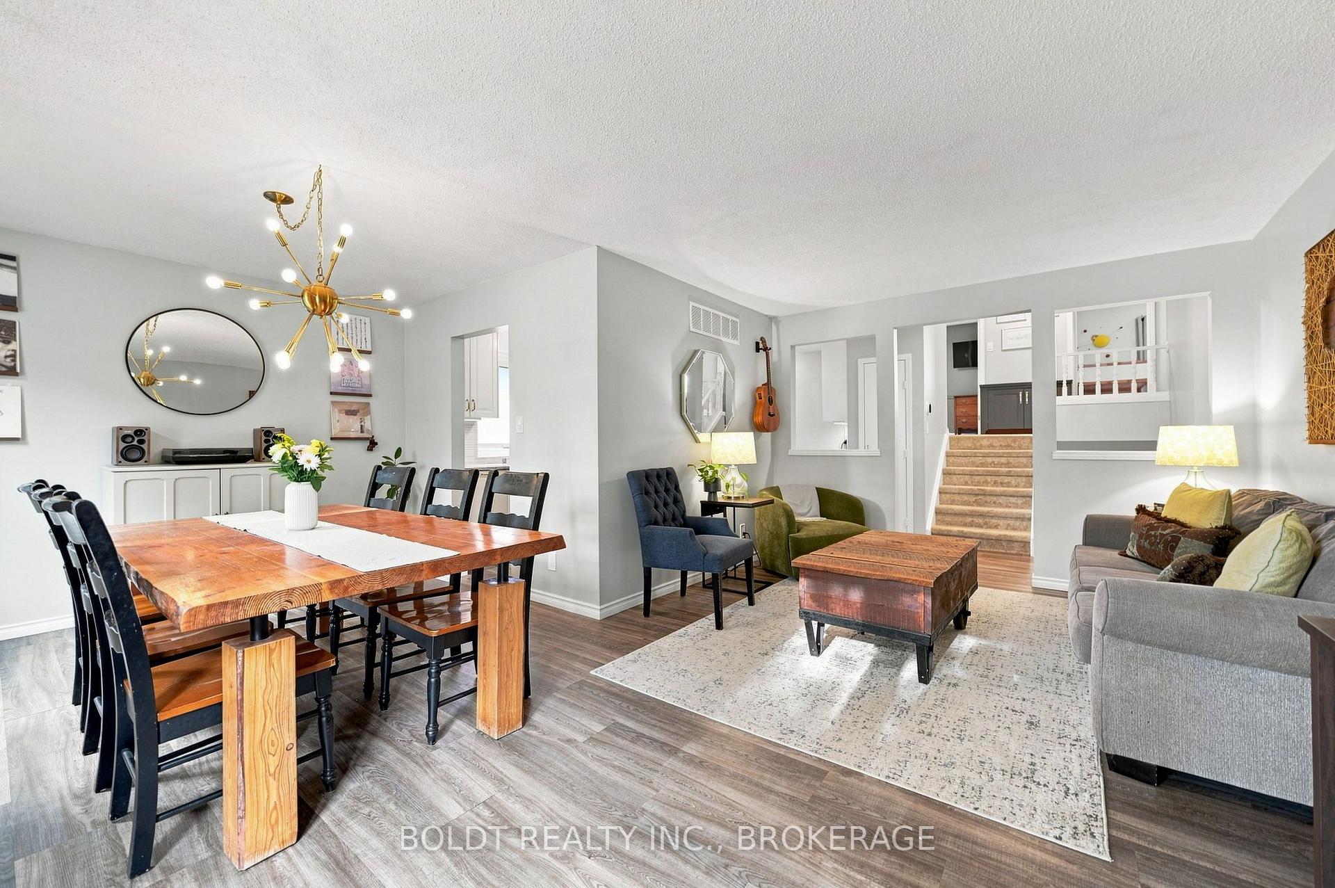 Photo 11 of 84 Allanbrook Street, Hamilton, Stoney Creek Mountain — HOMEH