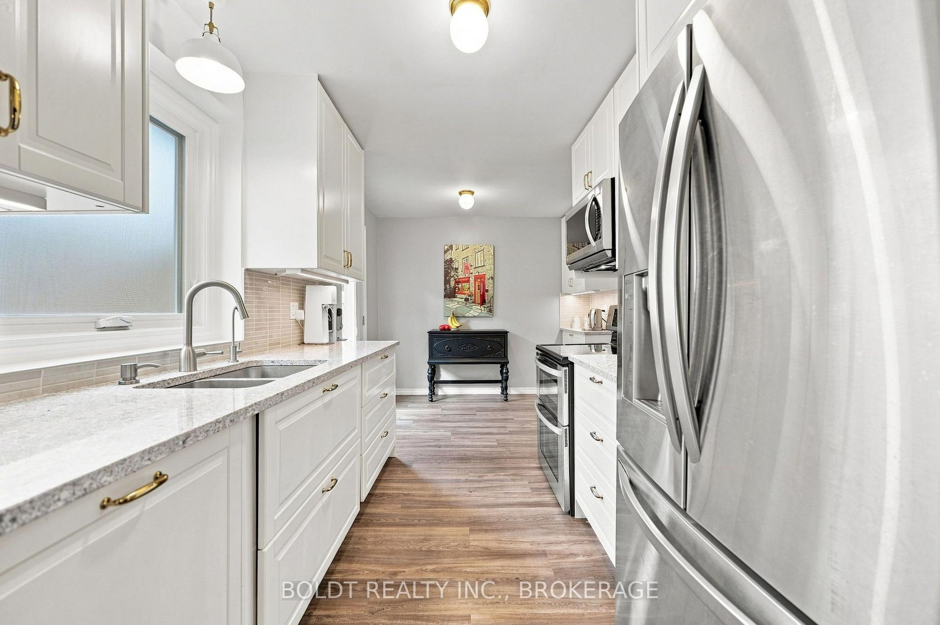 Photo 15 of 84 Allanbrook Street, Hamilton, Stoney Creek Mountain — HOMEH