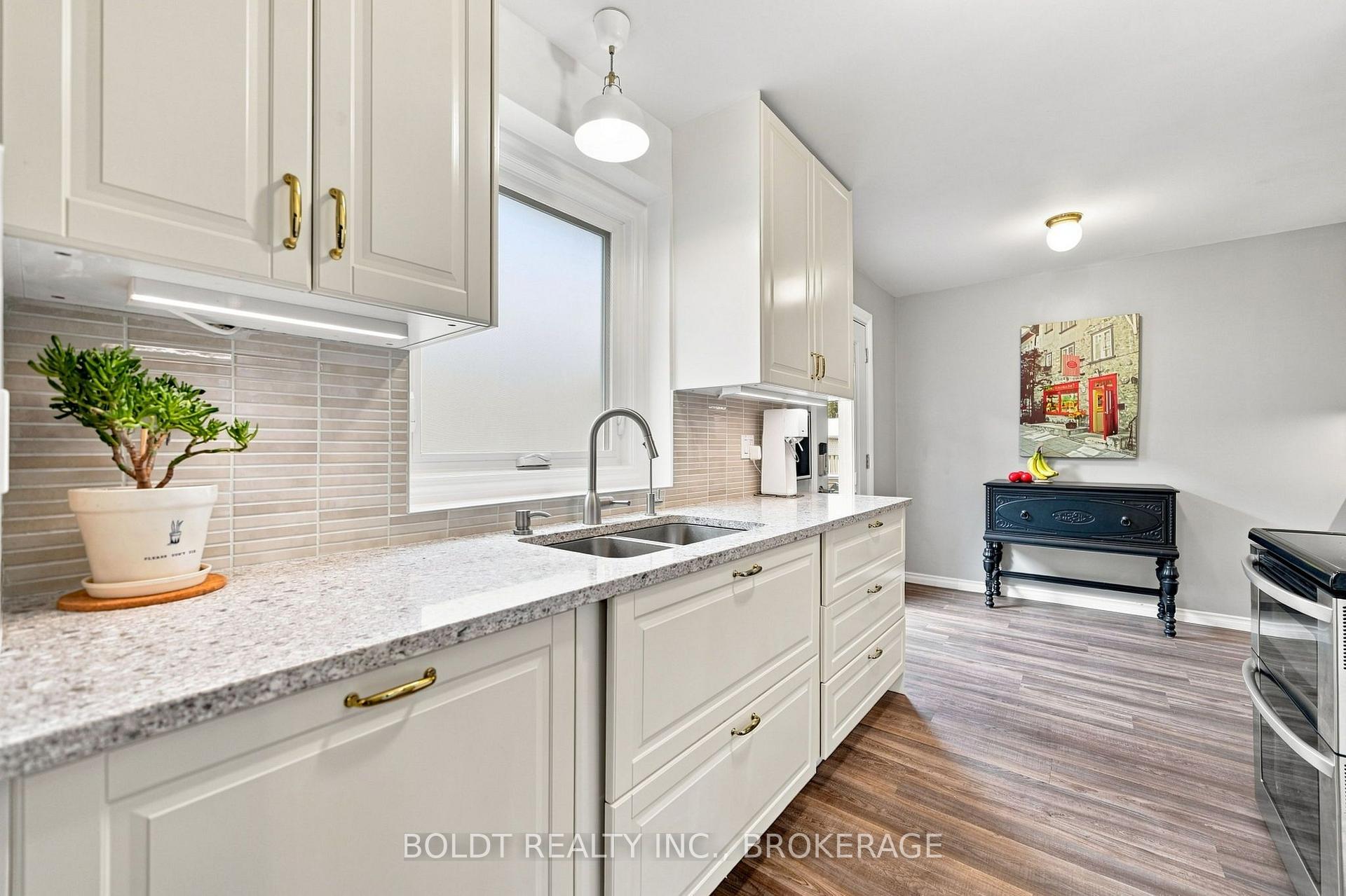 Photo 16 of 84 Allanbrook Street, Hamilton, Stoney Creek Mountain — HOMEH