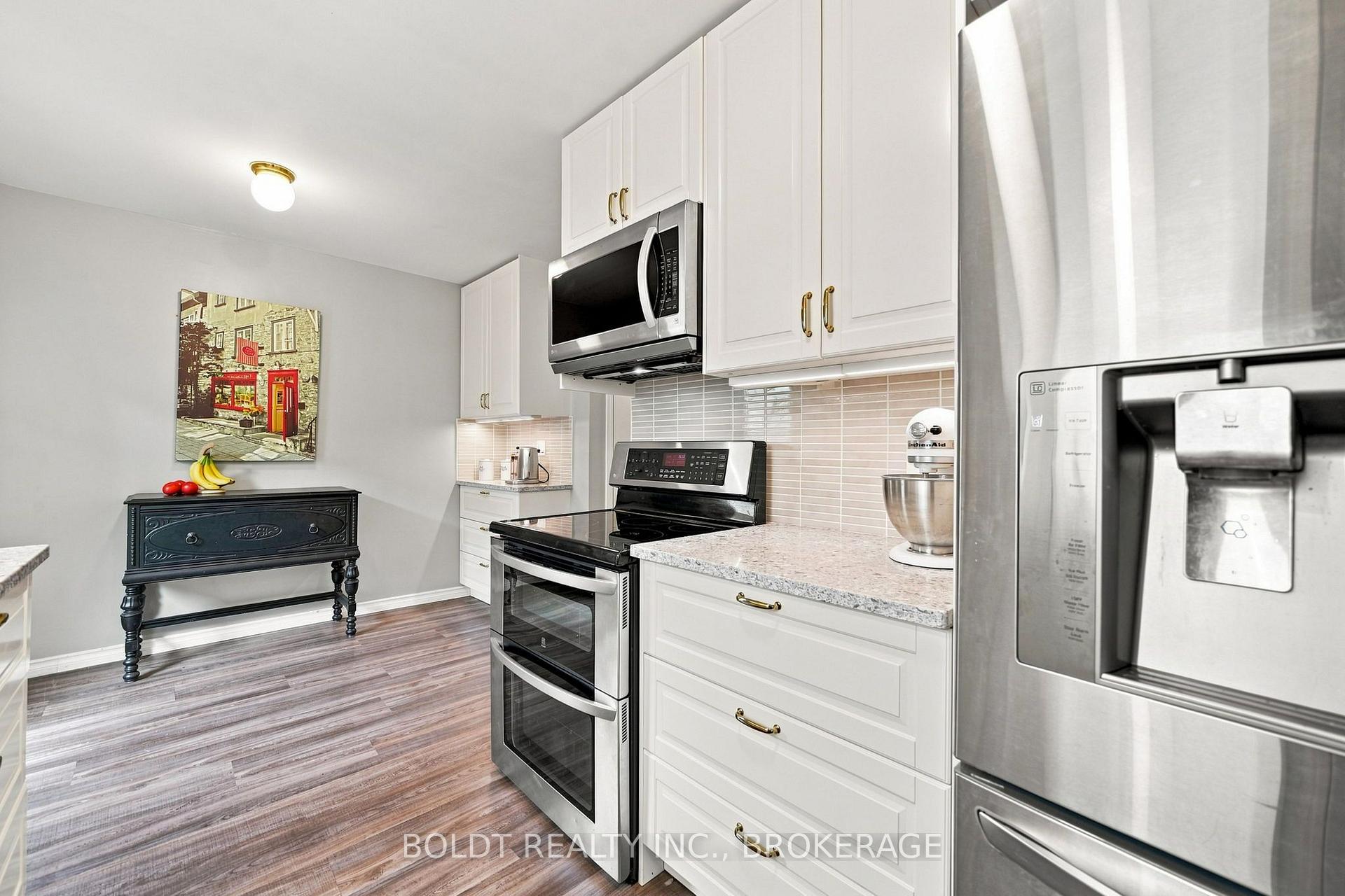 Photo 17 of 84 Allanbrook Street, Hamilton, Stoney Creek Mountain — HOMEH