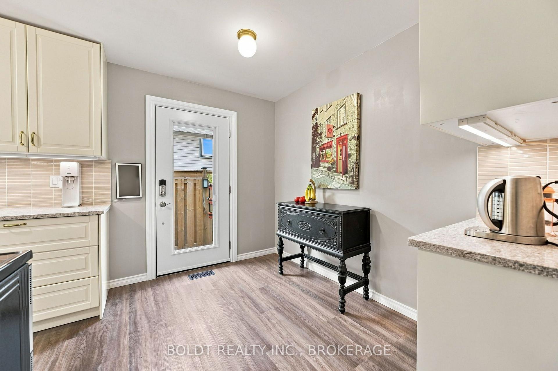 Photo 20 of 84 Allanbrook Street, Hamilton, Stoney Creek Mountain — HOMEH