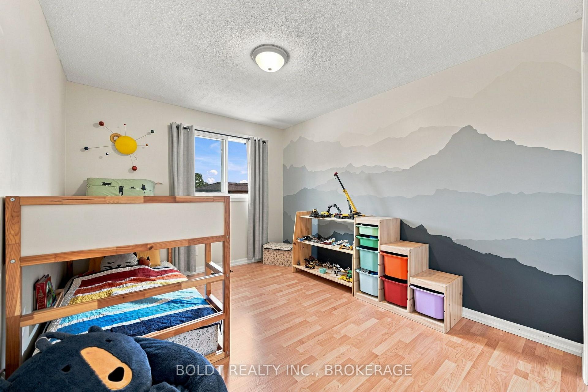 Photo 25 of 84 Allanbrook Street, Hamilton, Stoney Creek Mountain — HOMEH