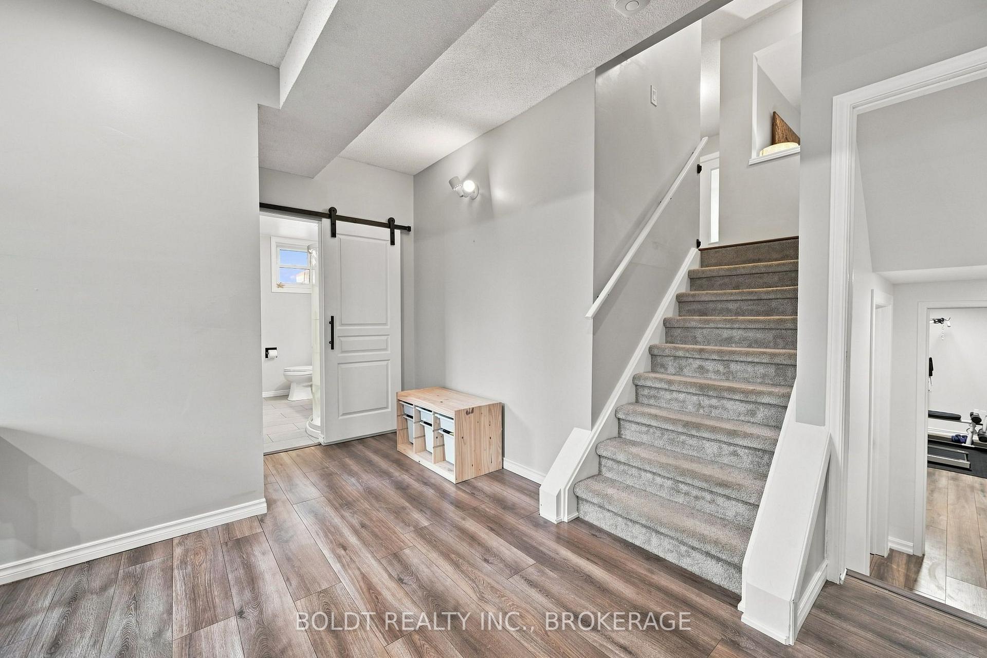 Photo 30 of 84 Allanbrook Street, Hamilton, Stoney Creek Mountain — HOMEH