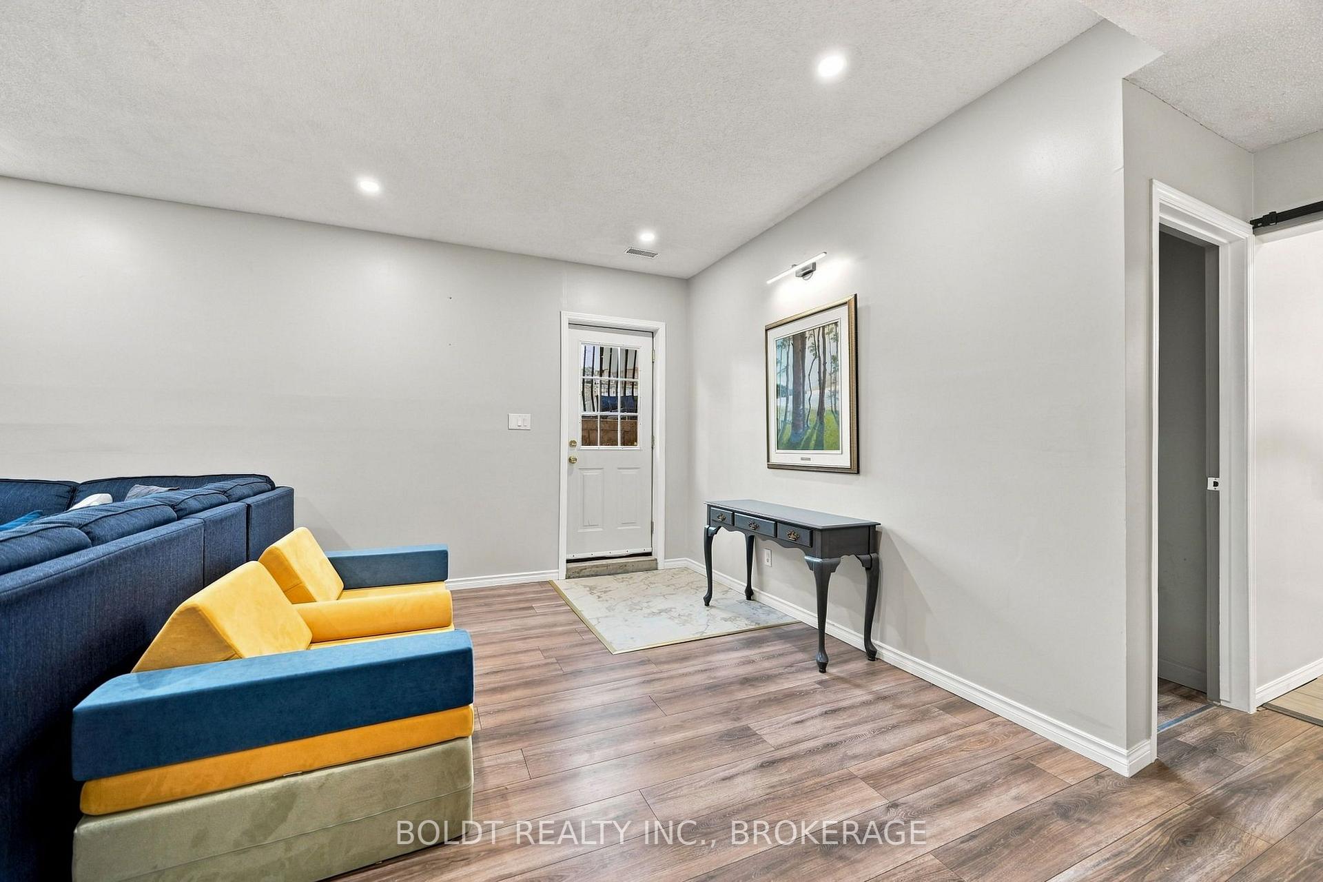 Photo 31 of 84 Allanbrook Street, Hamilton, Stoney Creek Mountain — HOMEH