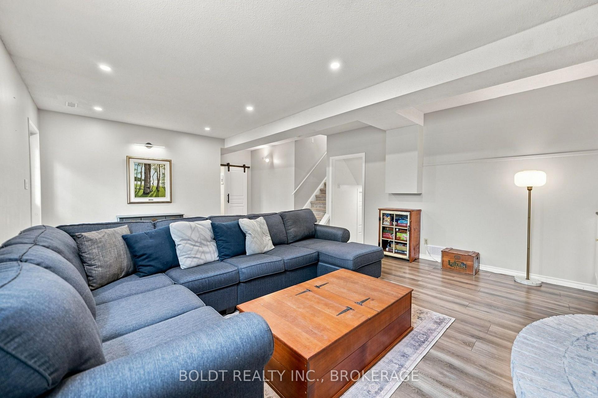 Photo 33 of 84 Allanbrook Street, Hamilton, Stoney Creek Mountain — HOMEH