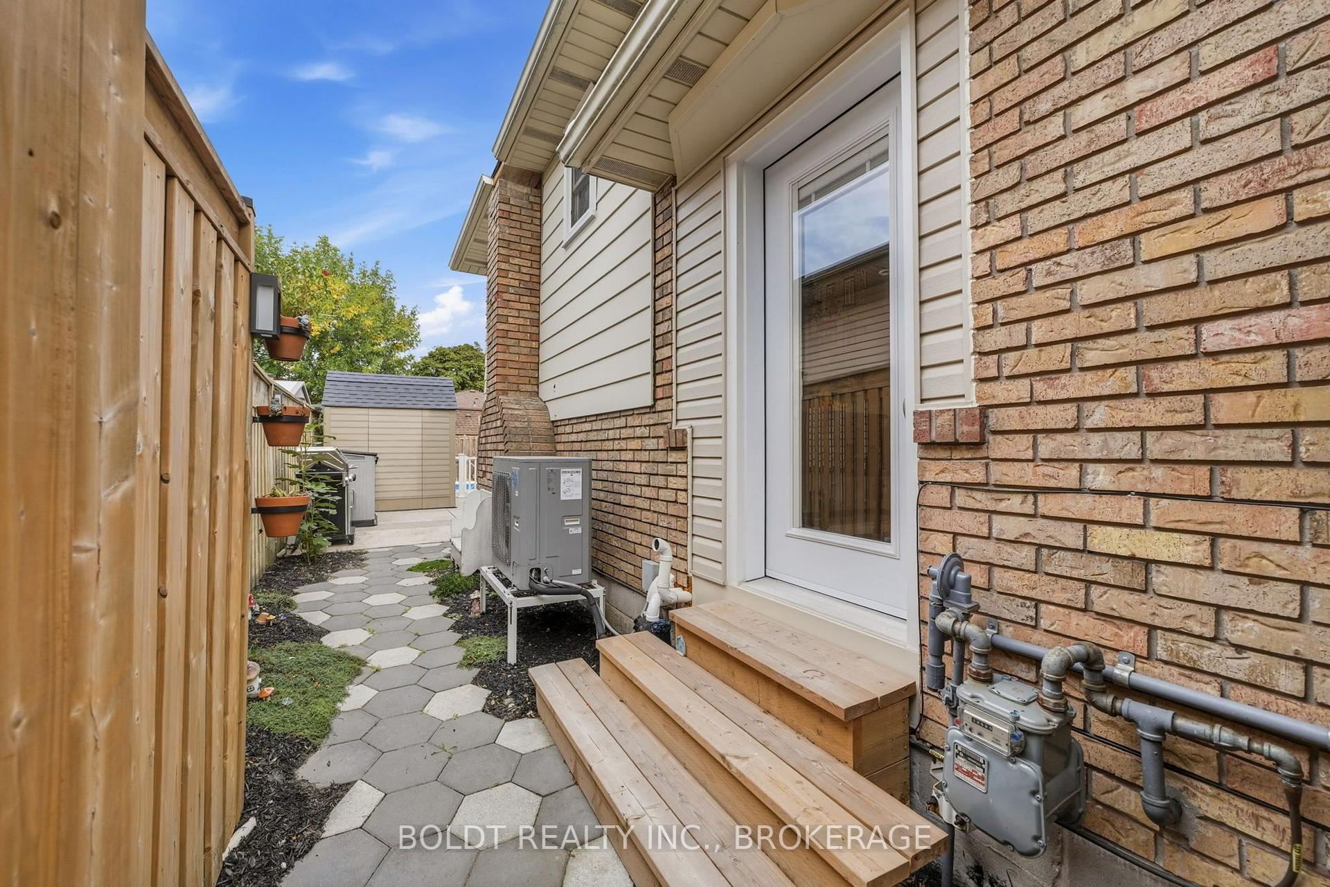 Photo 47 of 84 Allanbrook Street, Hamilton, Stoney Creek Mountain — HOMEH