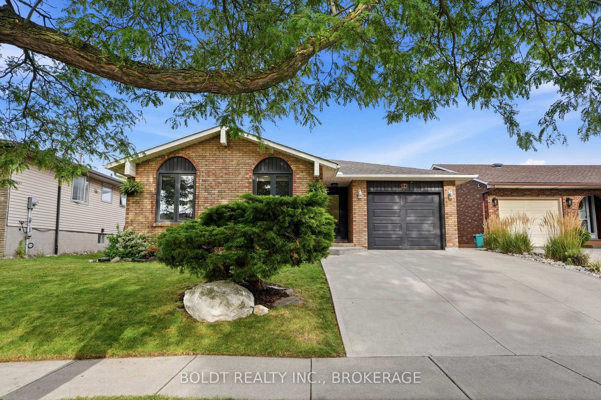 Photo 49 of 84 Allanbrook Street, Hamilton, Stoney Creek Mountain — HOMEH